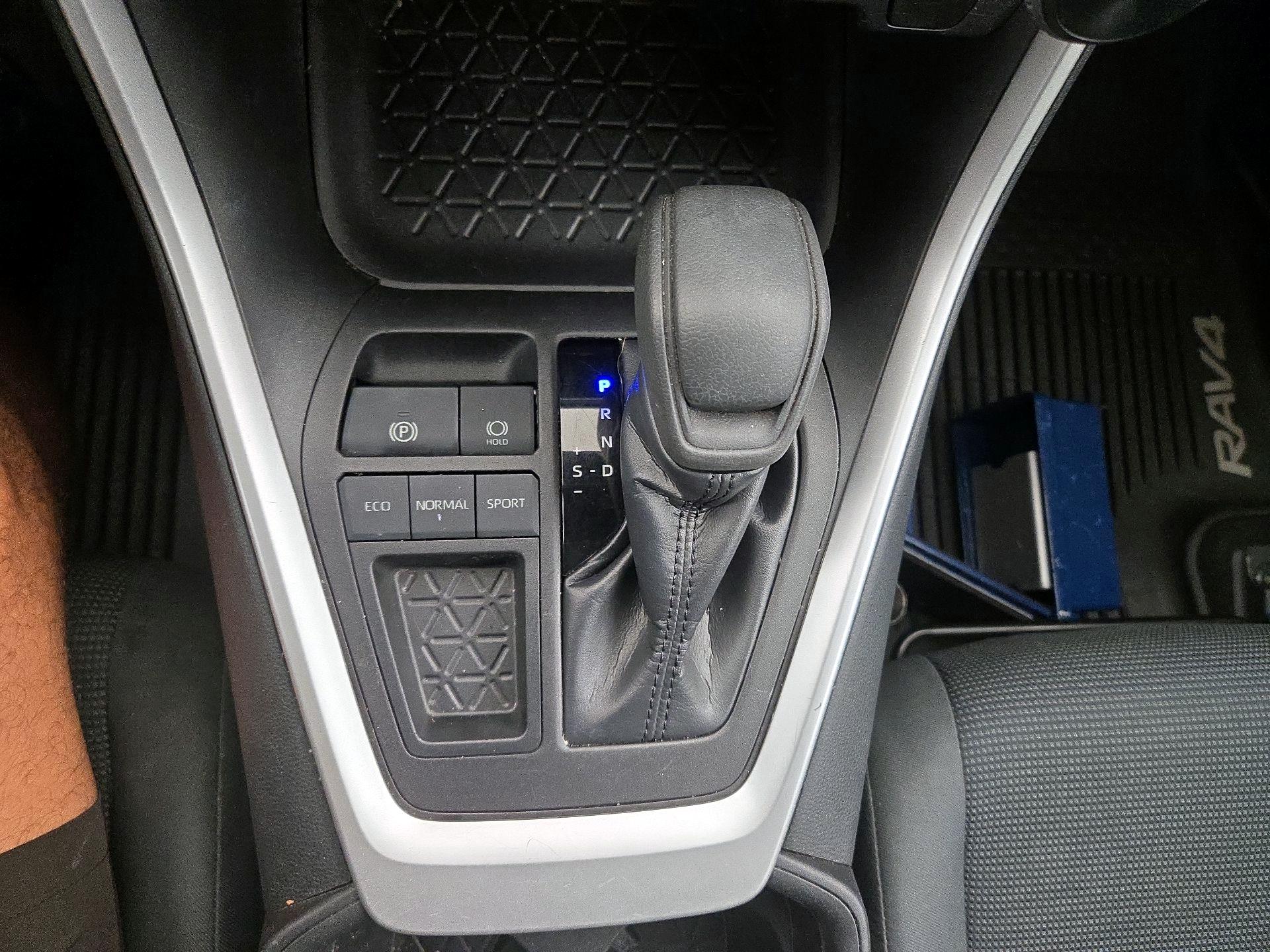 Thumbnail: 2019 Toyota RAV4 - 17