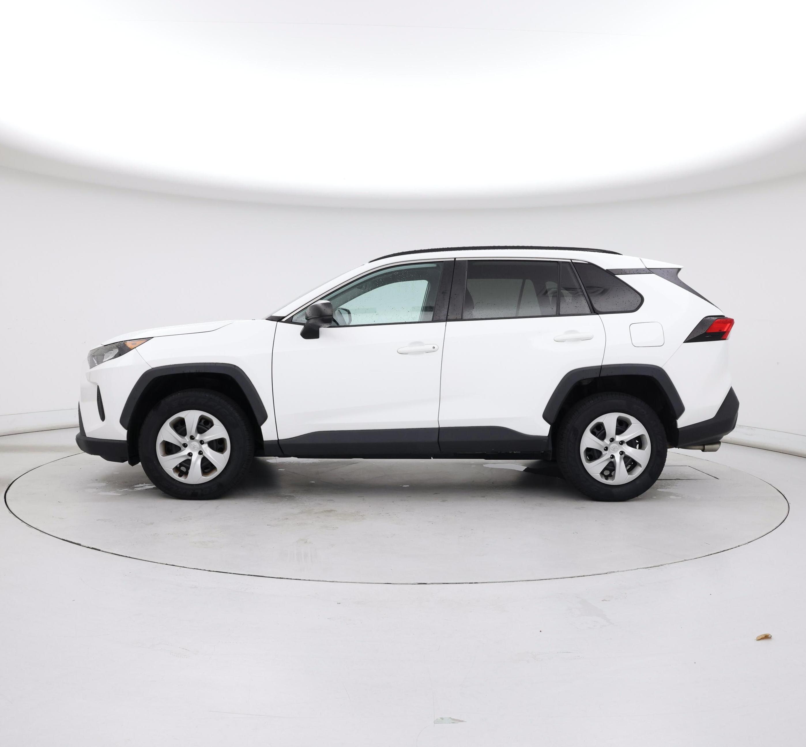 Thumbnail: 2019 Toyota RAV4 - 3