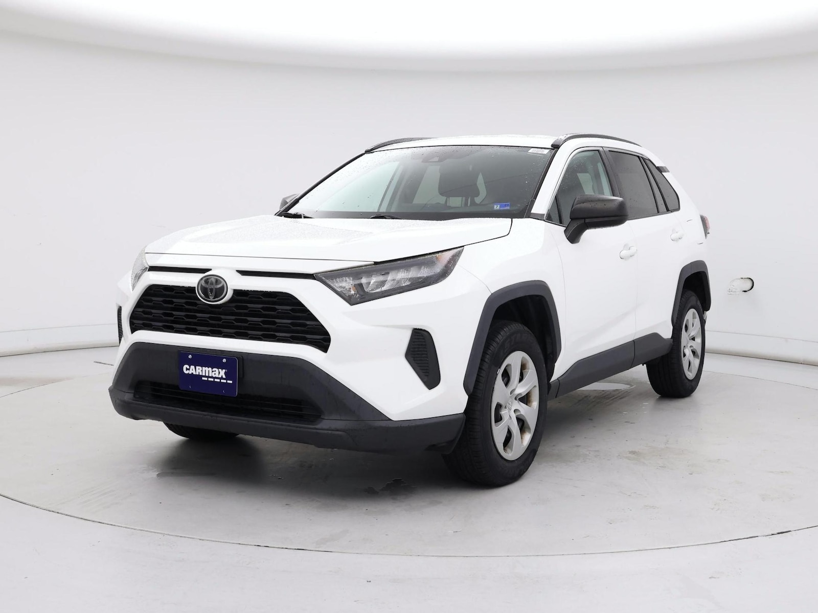 2019 Toyota RAV4 LE - Photo 5