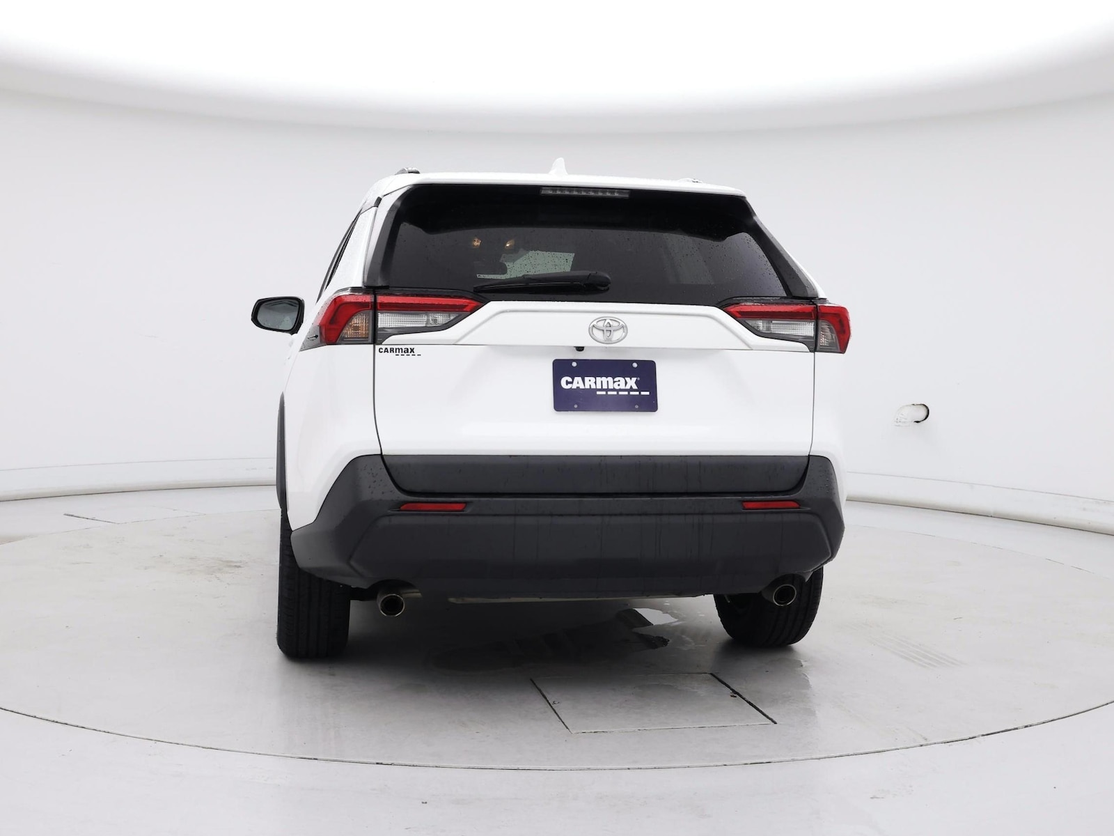 2019 Toyota RAV4 LE - Photo 7