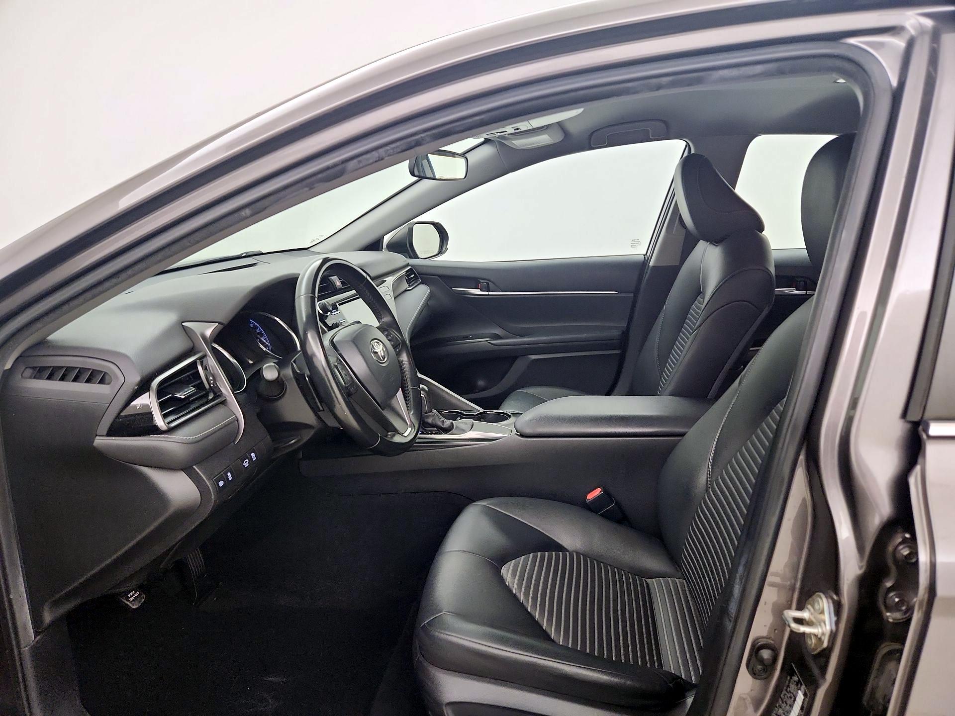 Thumbnail: 2019 Toyota Camry - 11