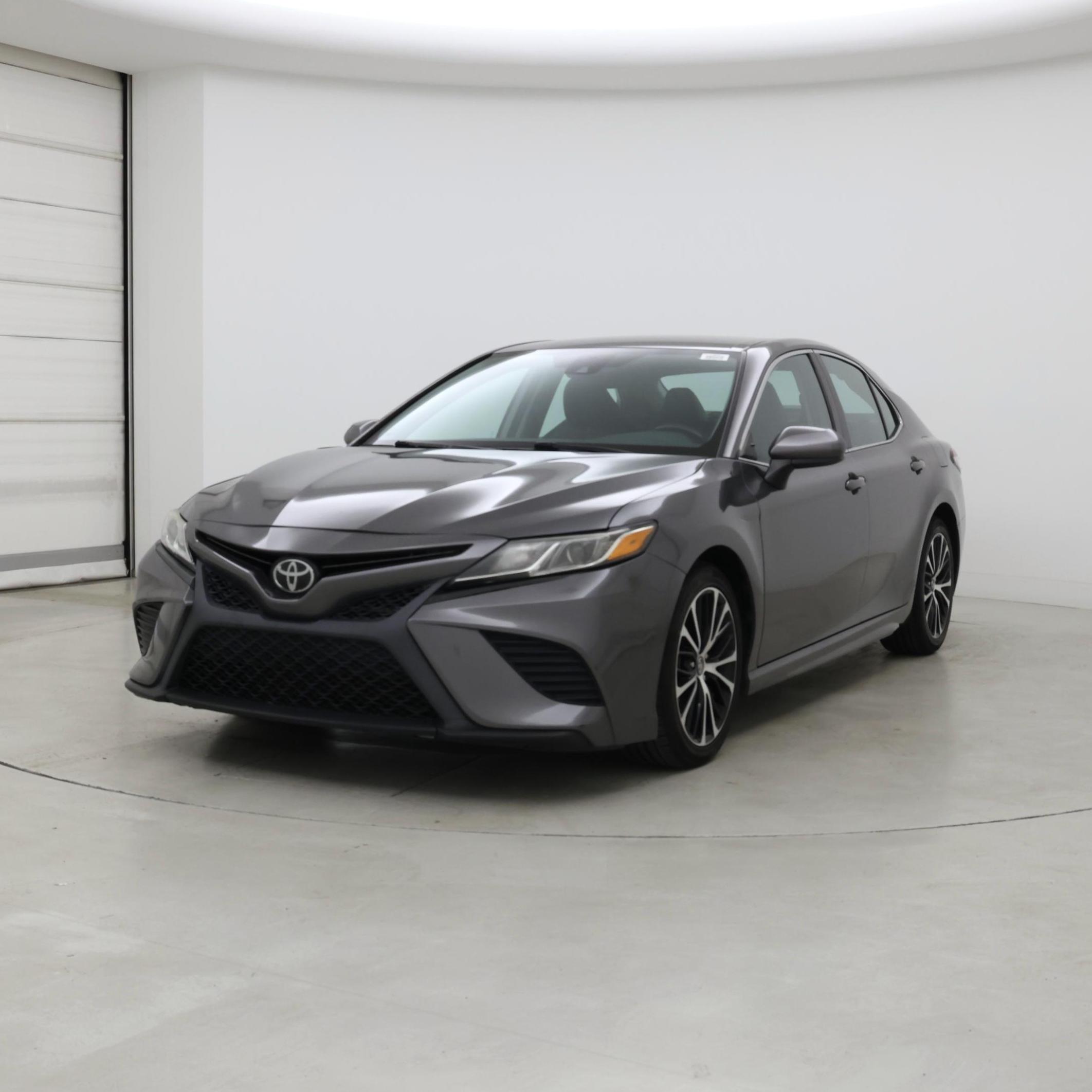 Thumbnail: 2019 Toyota Camry - 4