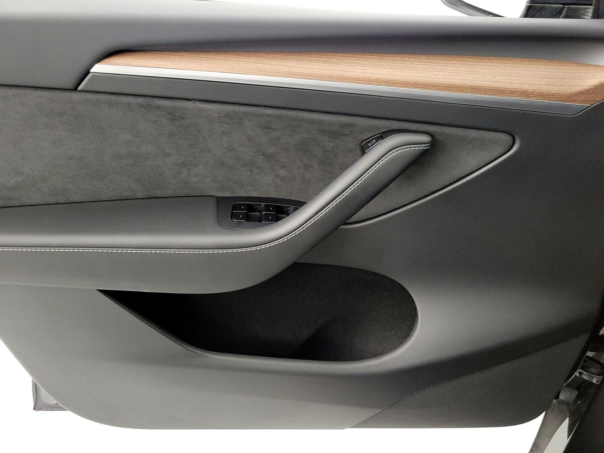 Thumbnail: 2025 Tesla Model Y - 12