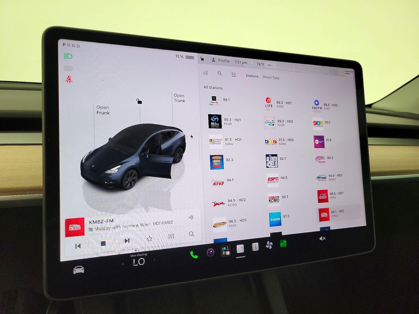 2025 Tesla Model Y Long Range - Photo 16