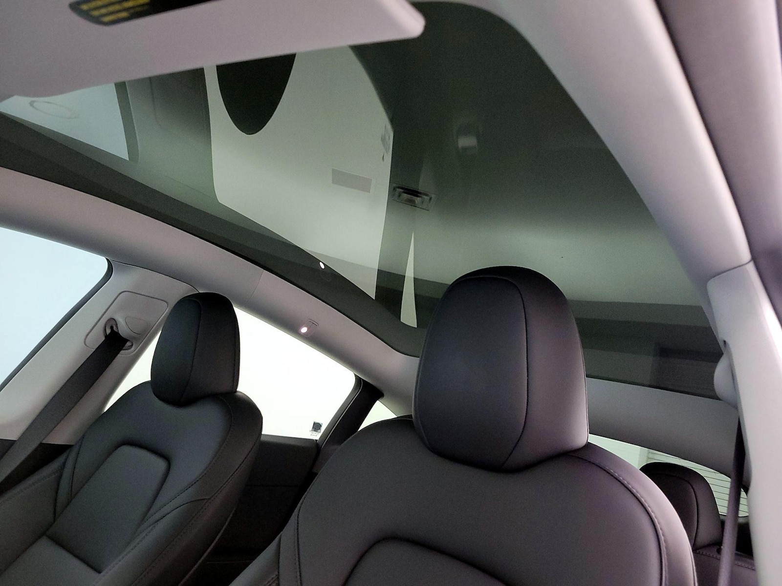 2025 Tesla Model Y Long Range - Photo 20