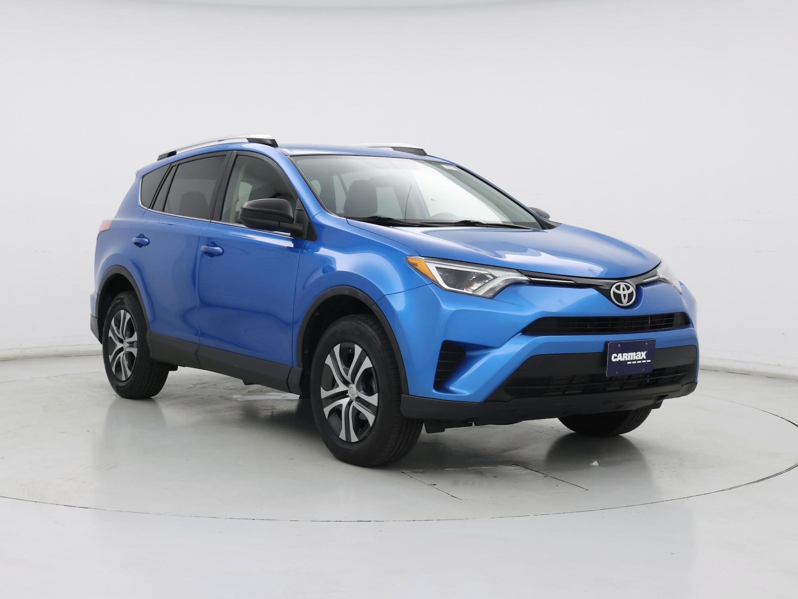 2016 Toyota RAV4 LE - Photo 2