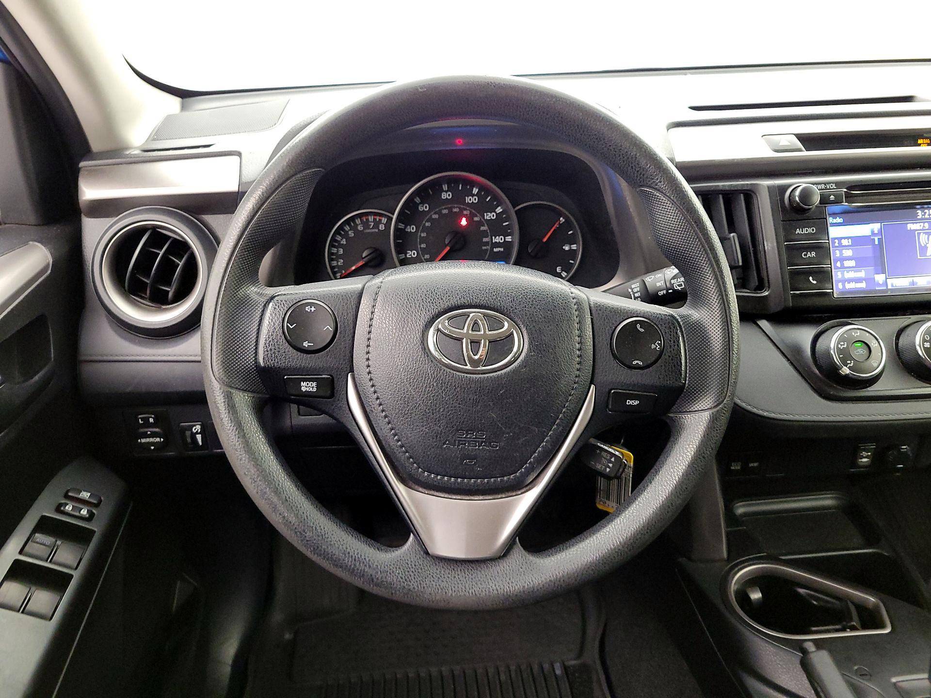 Thumbnail: 2016 Toyota RAV4 - 10