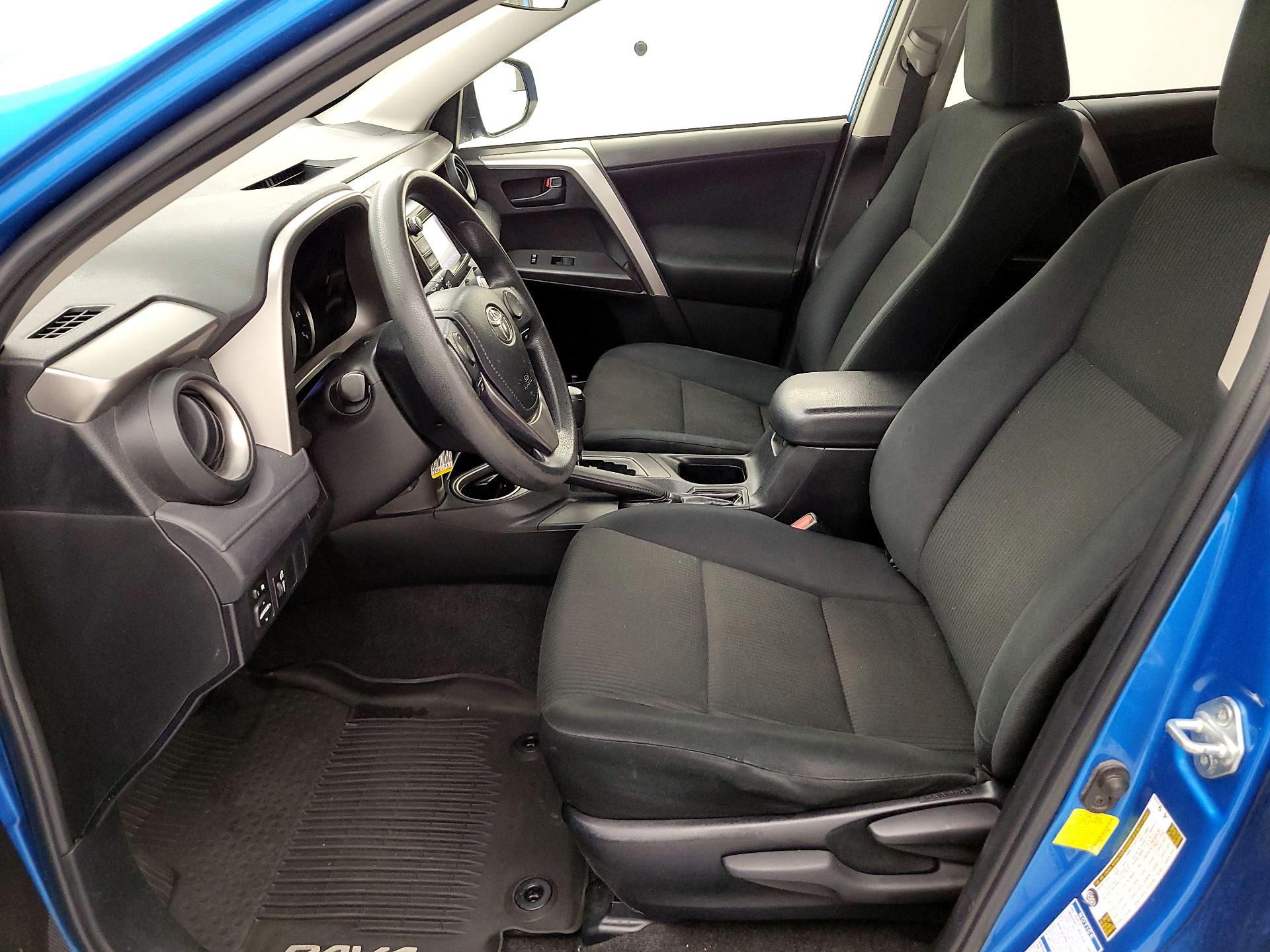 Thumbnail: 2016 Toyota RAV4 - 11