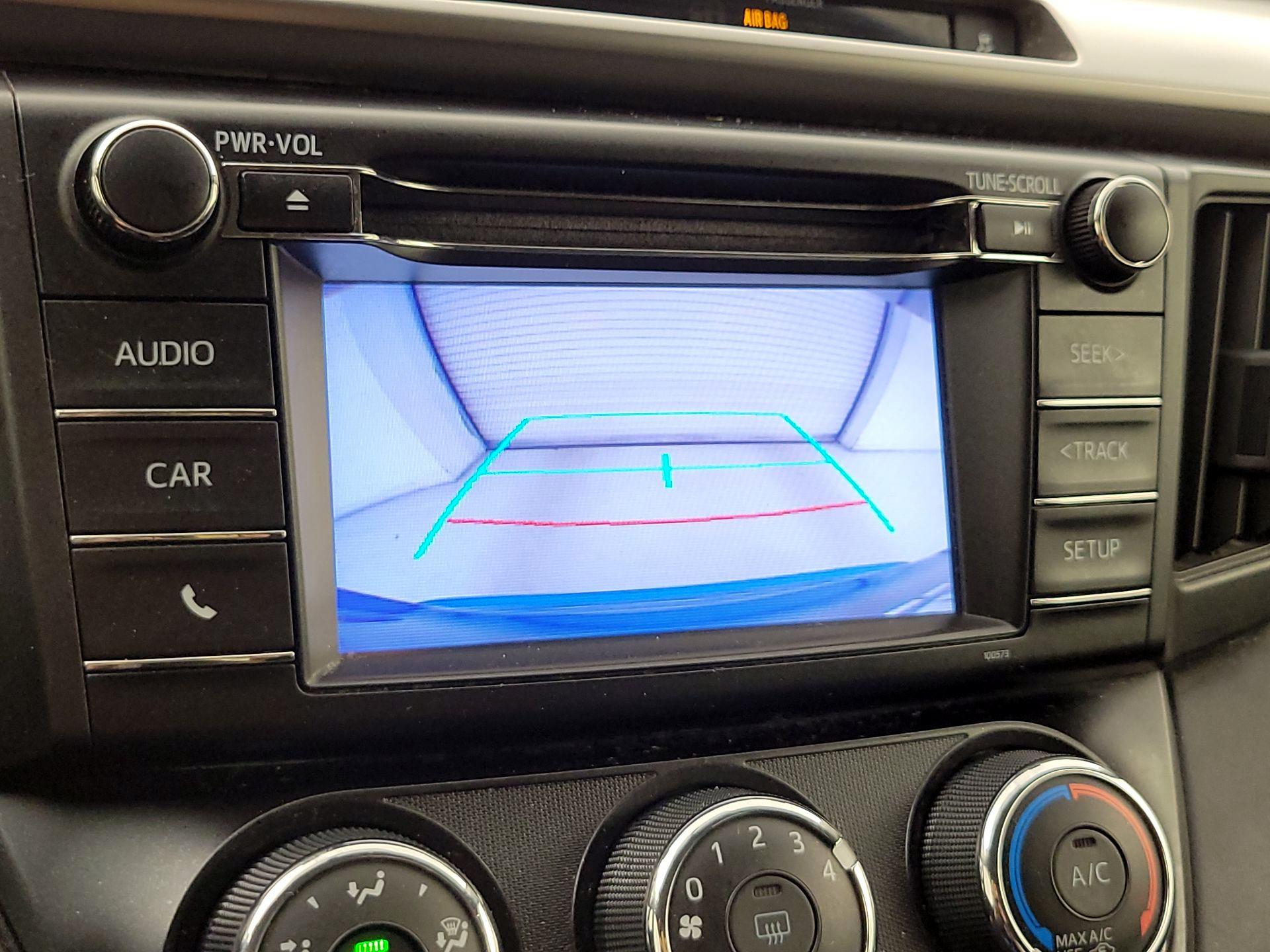 Thumbnail: 2016 Toyota RAV4 - 14