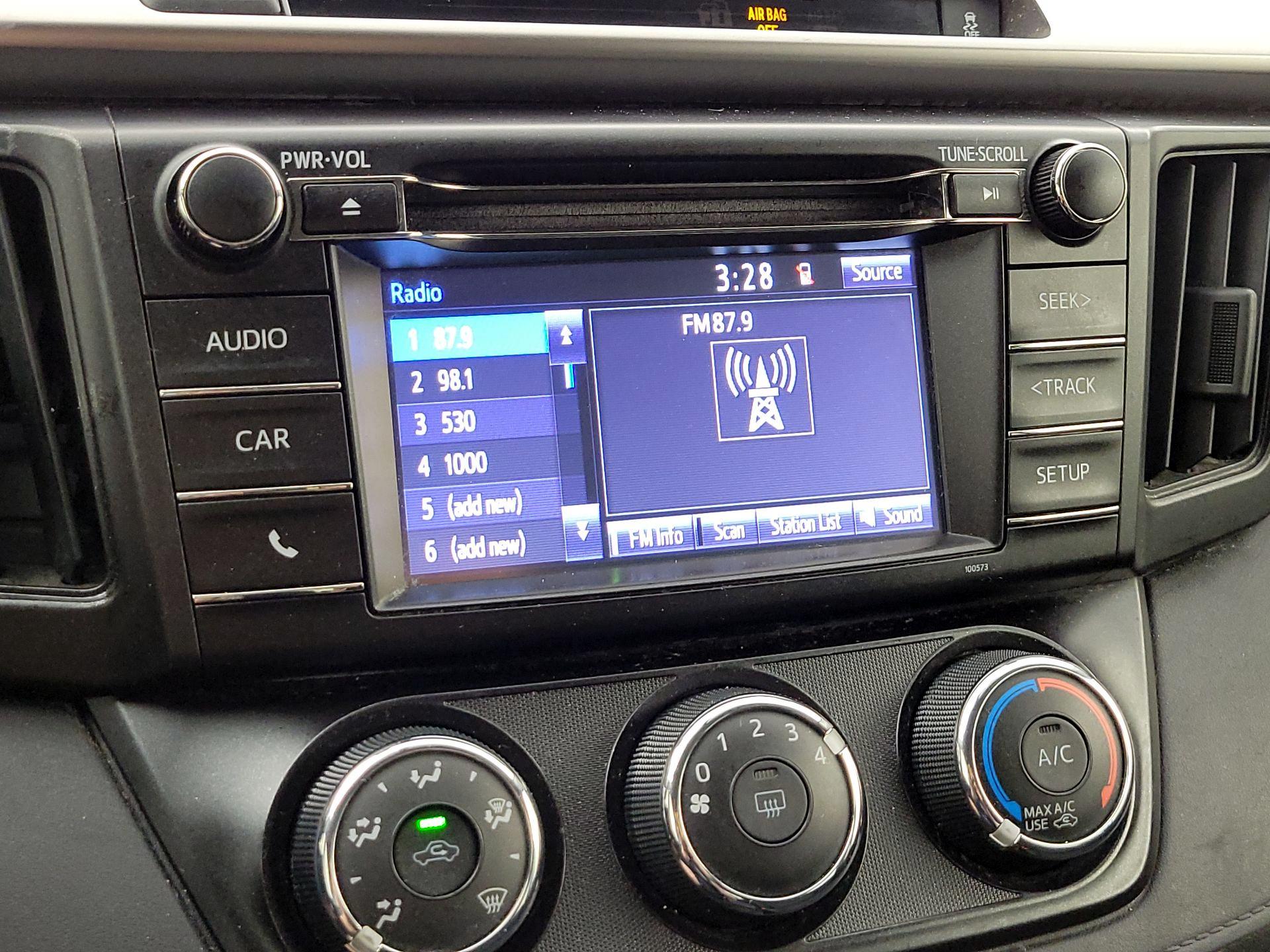 Thumbnail: 2016 Toyota RAV4 - 15