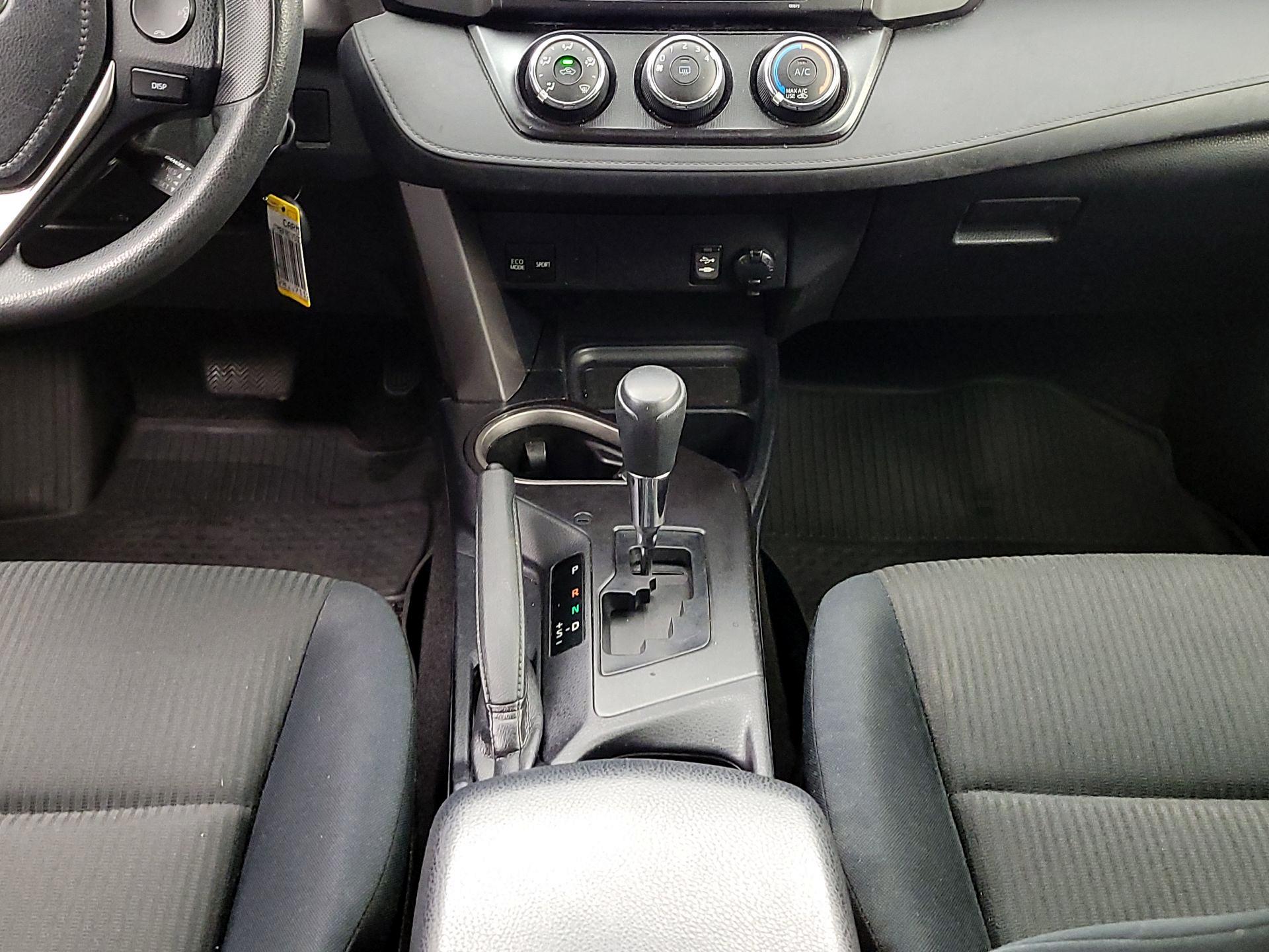 Thumbnail: 2016 Toyota RAV4 - 17