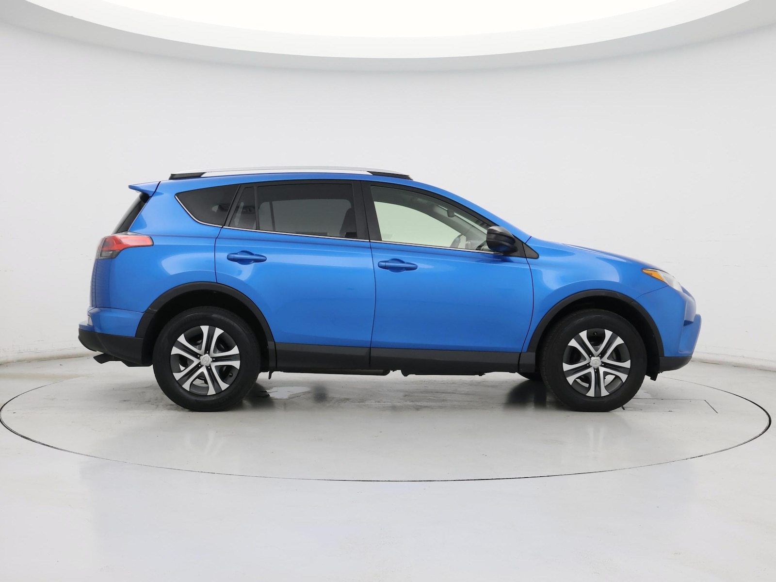 2016 Toyota RAV4 LE - Photo 8
