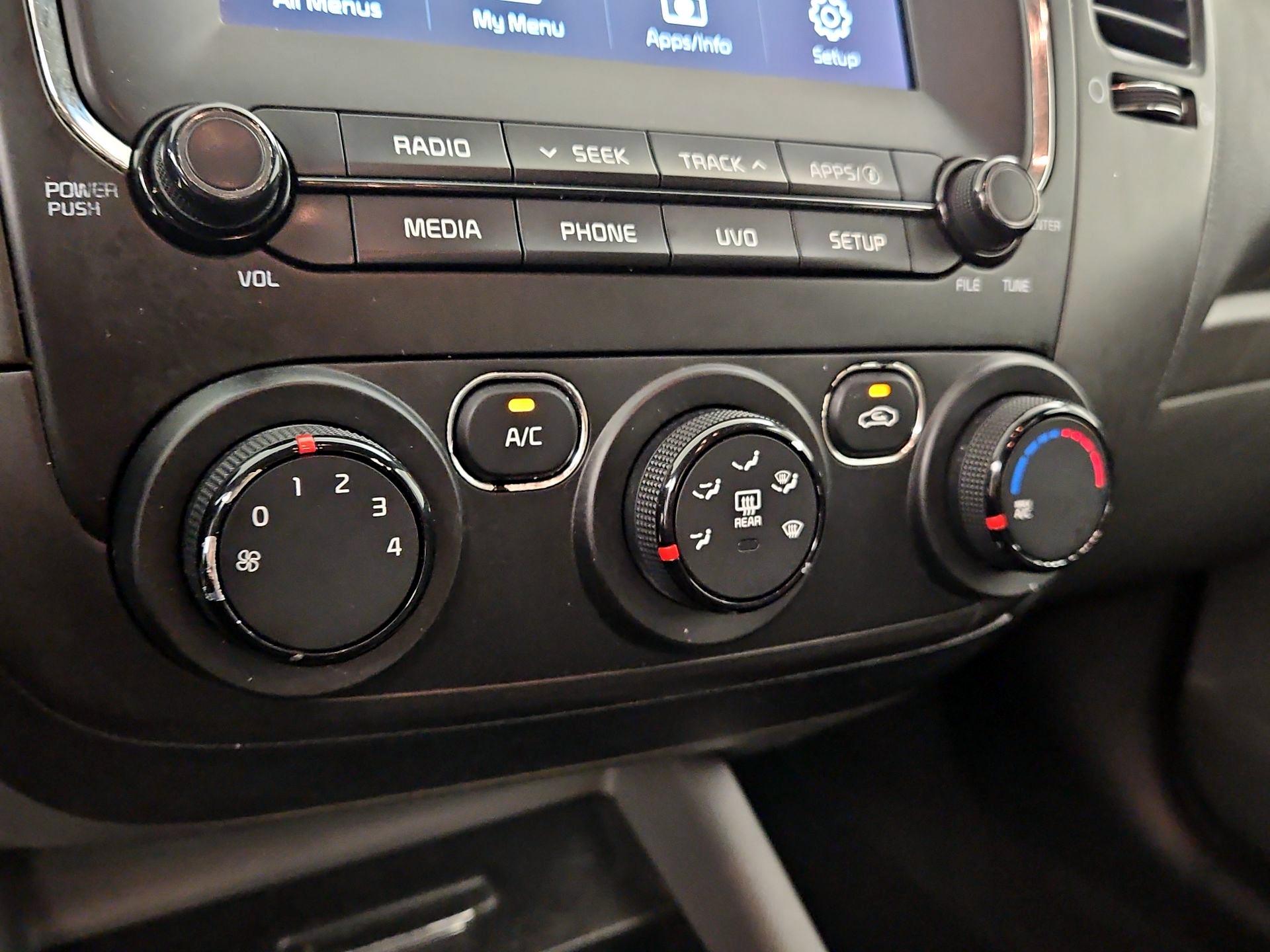 Thumbnail: 2018 Kia Forte - 14