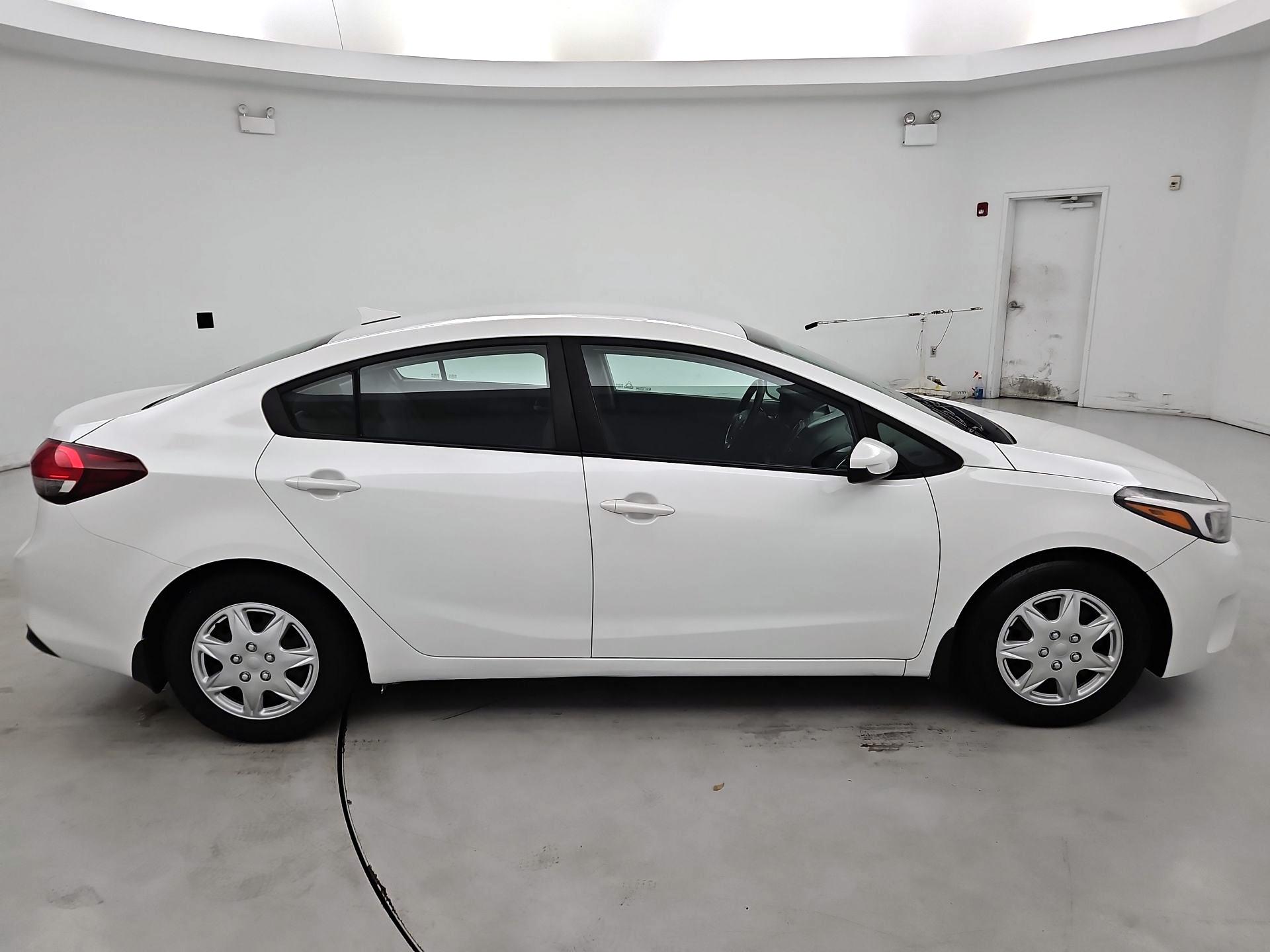 Thumbnail: 2018 Kia Forte - 4