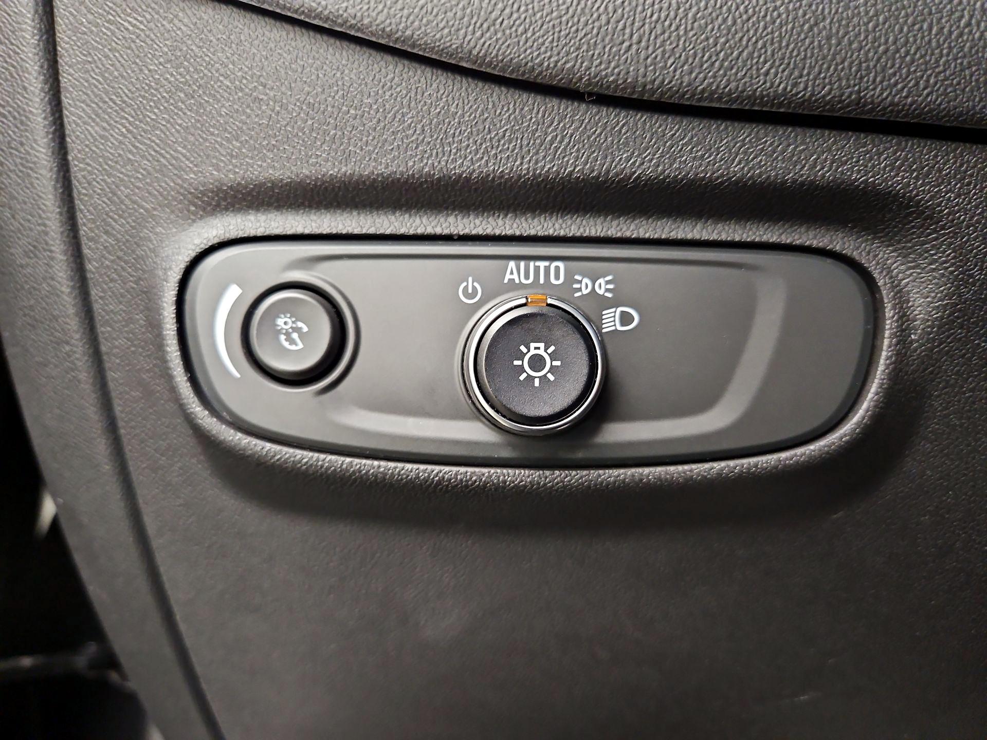 Thumbnail: 2019 Chevrolet Equinox - 13