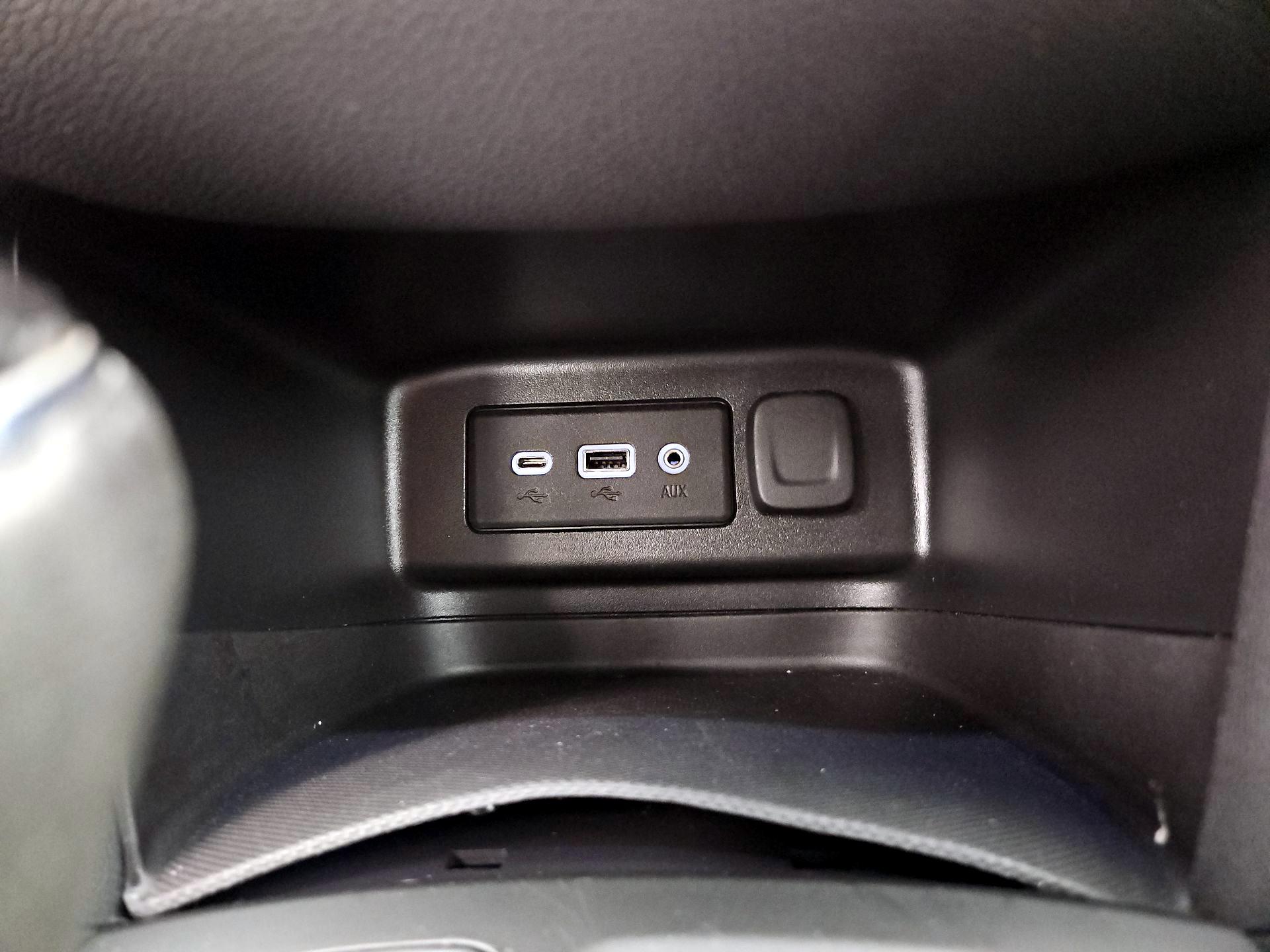 Thumbnail: 2019 Chevrolet Equinox - 18