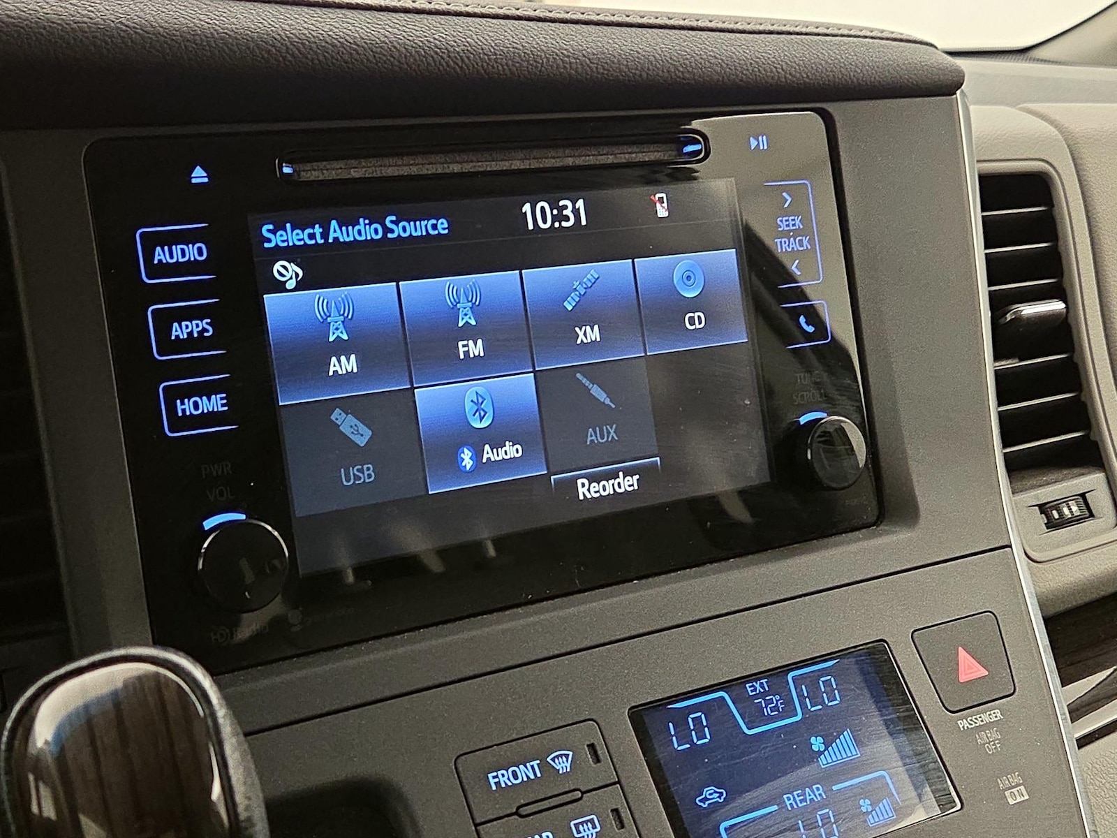 2015 Toyota Sienna XLE - Photo 16