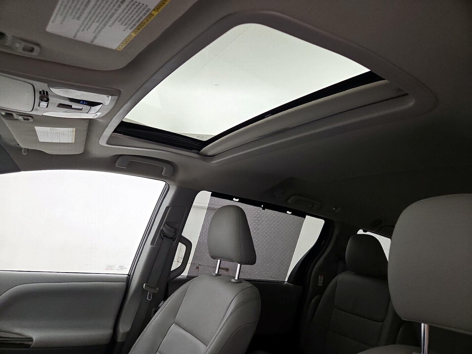 2015 Toyota Sienna XLE - Photo 20