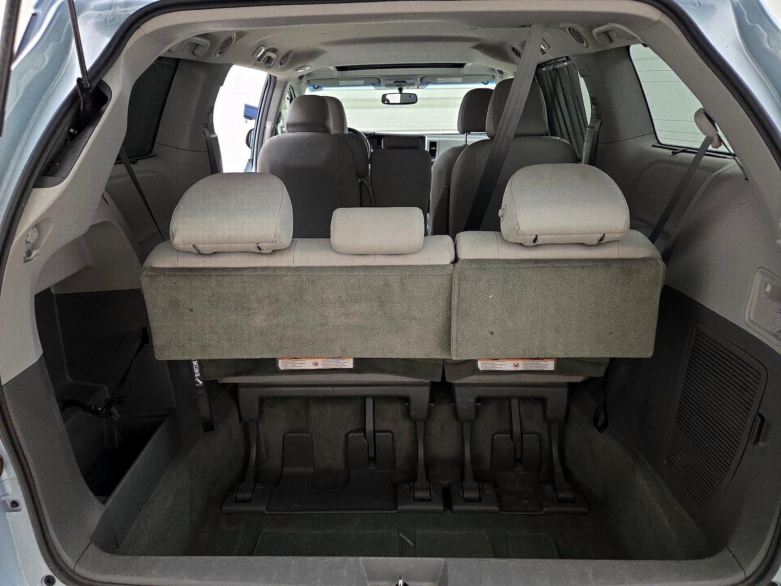 2015 Toyota Sienna XLE - Photo 23