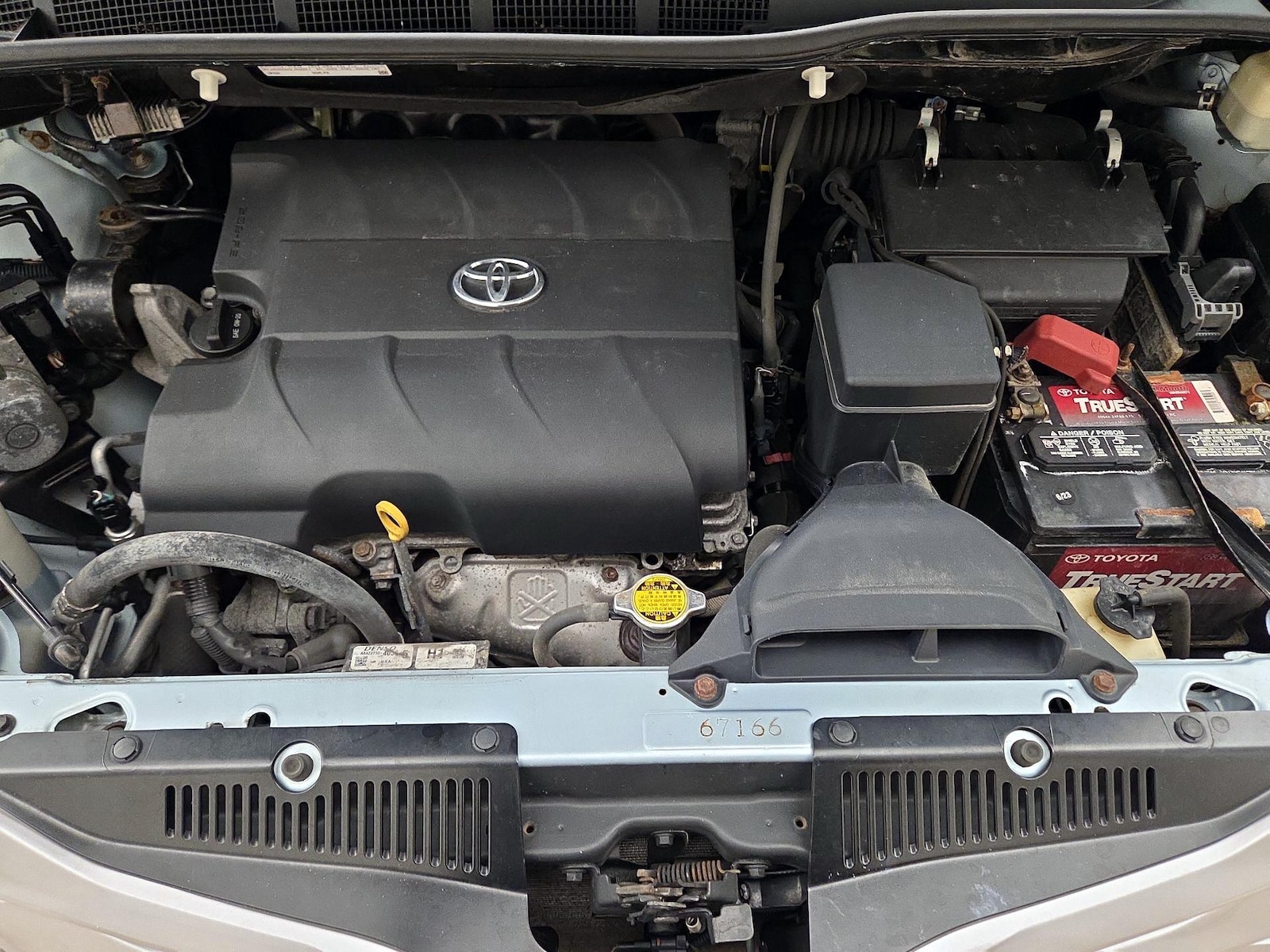 2015 Toyota Sienna XLE - Photo 24