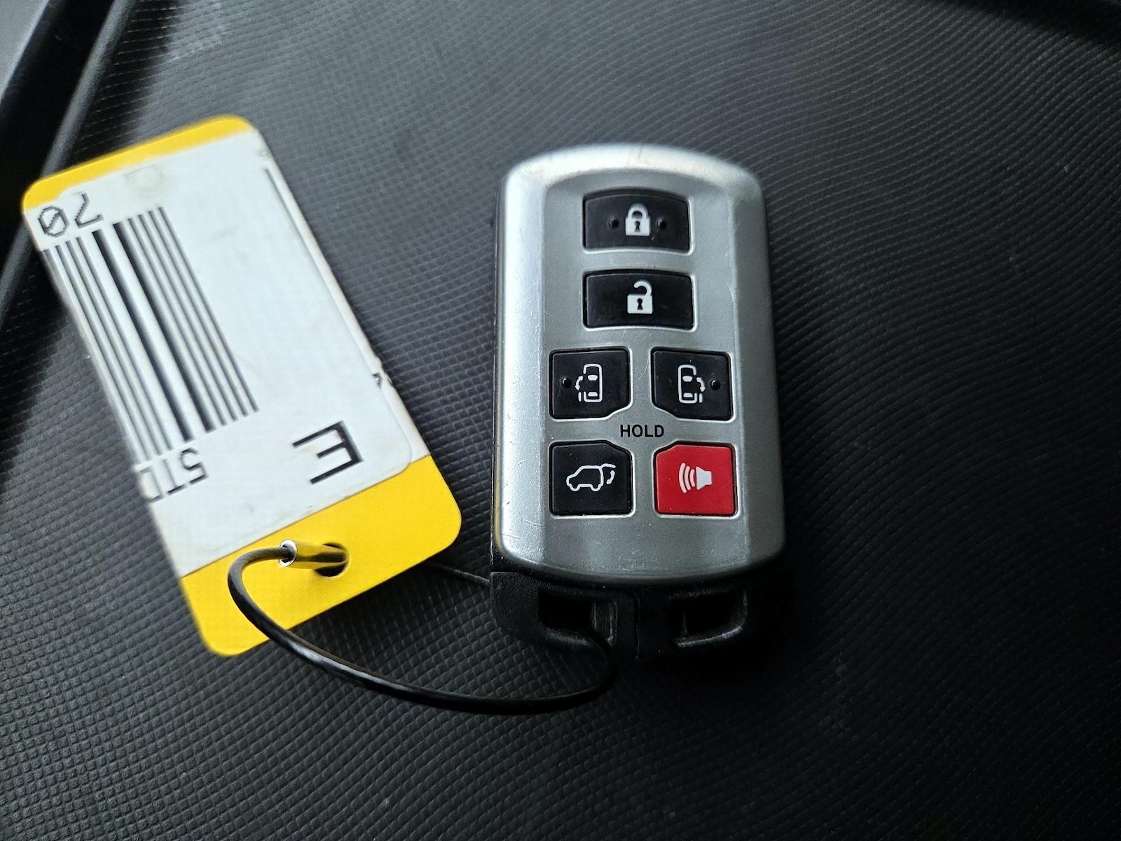 2015 Toyota Sienna XLE - Photo 25