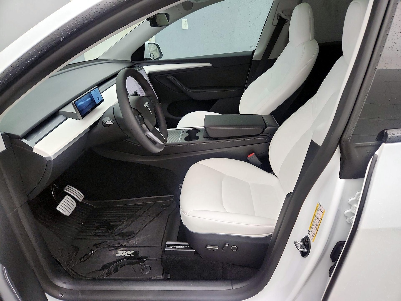 2024 Tesla Model Y Performance - Photo 12