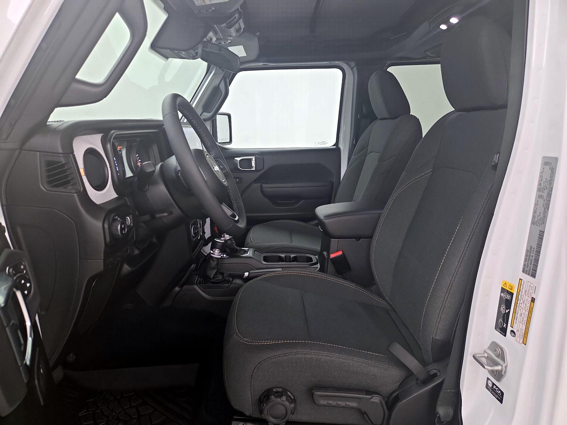 Thumbnail: 2025 Jeep Gladiator - 11