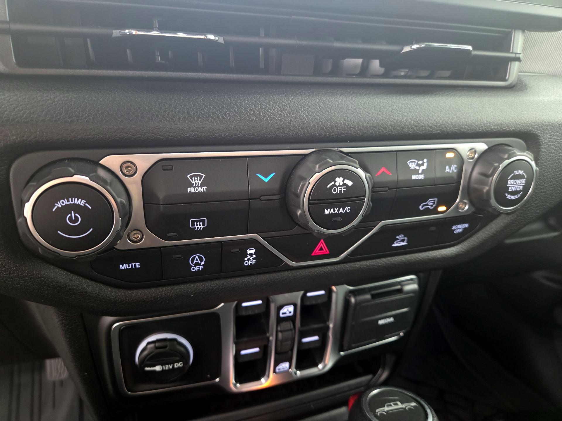 Thumbnail: 2025 Jeep Gladiator - 16