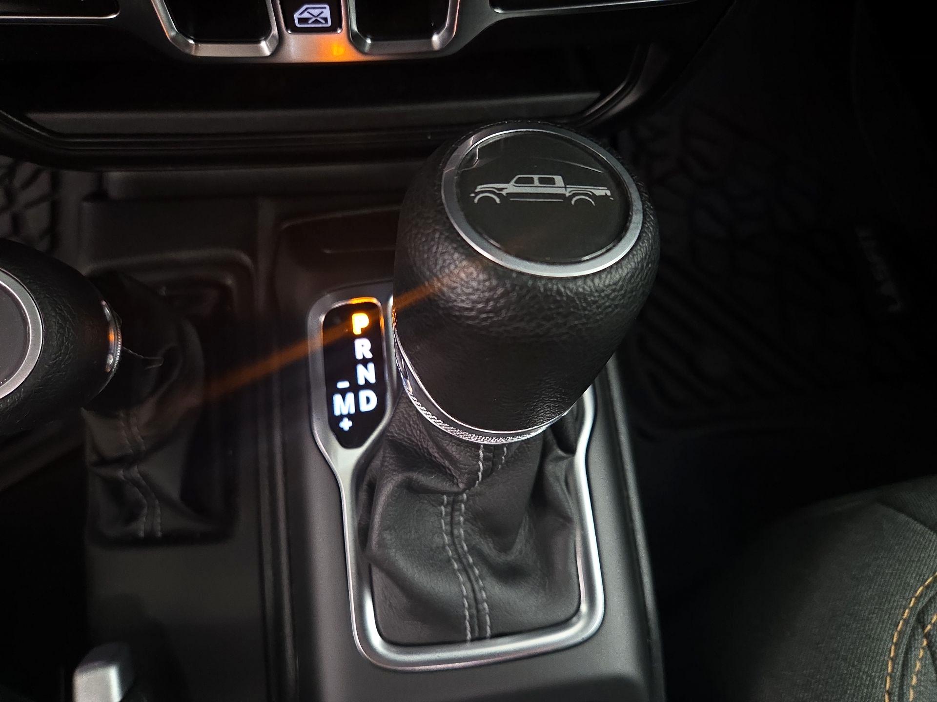 Thumbnail: 2025 Jeep Gladiator - 17