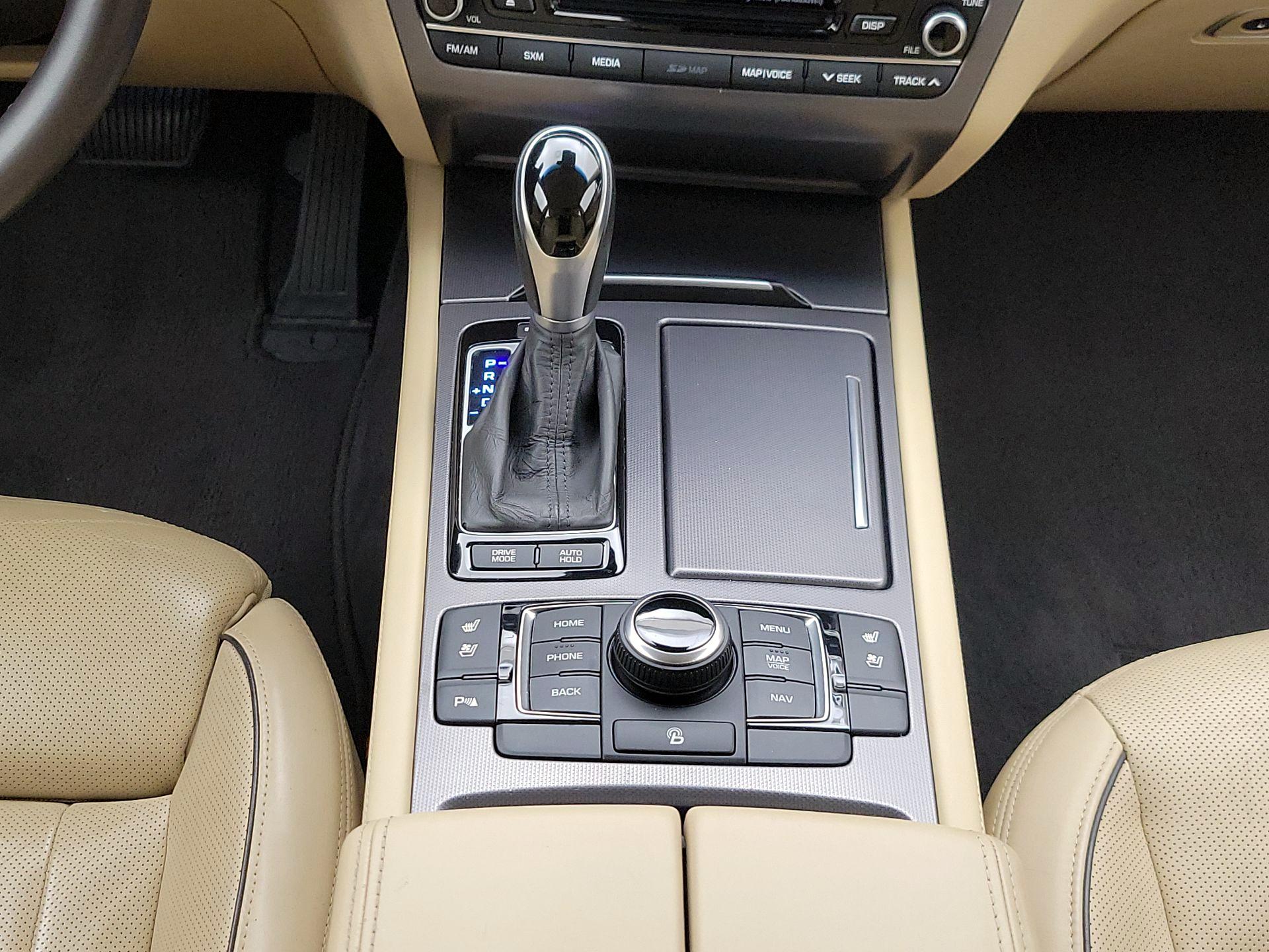 Thumbnail: 2015 Hyundai Genesis - 18