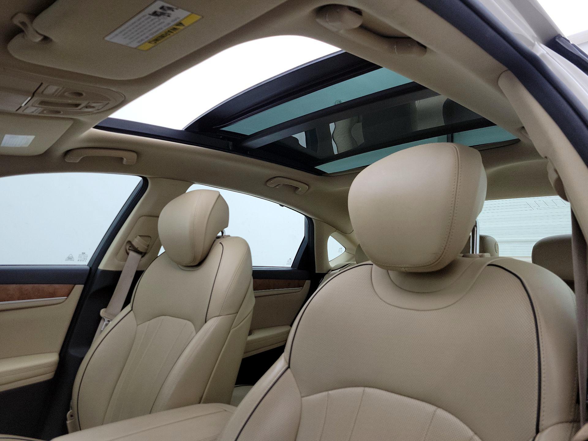 Thumbnail: 2015 Hyundai Genesis - 20