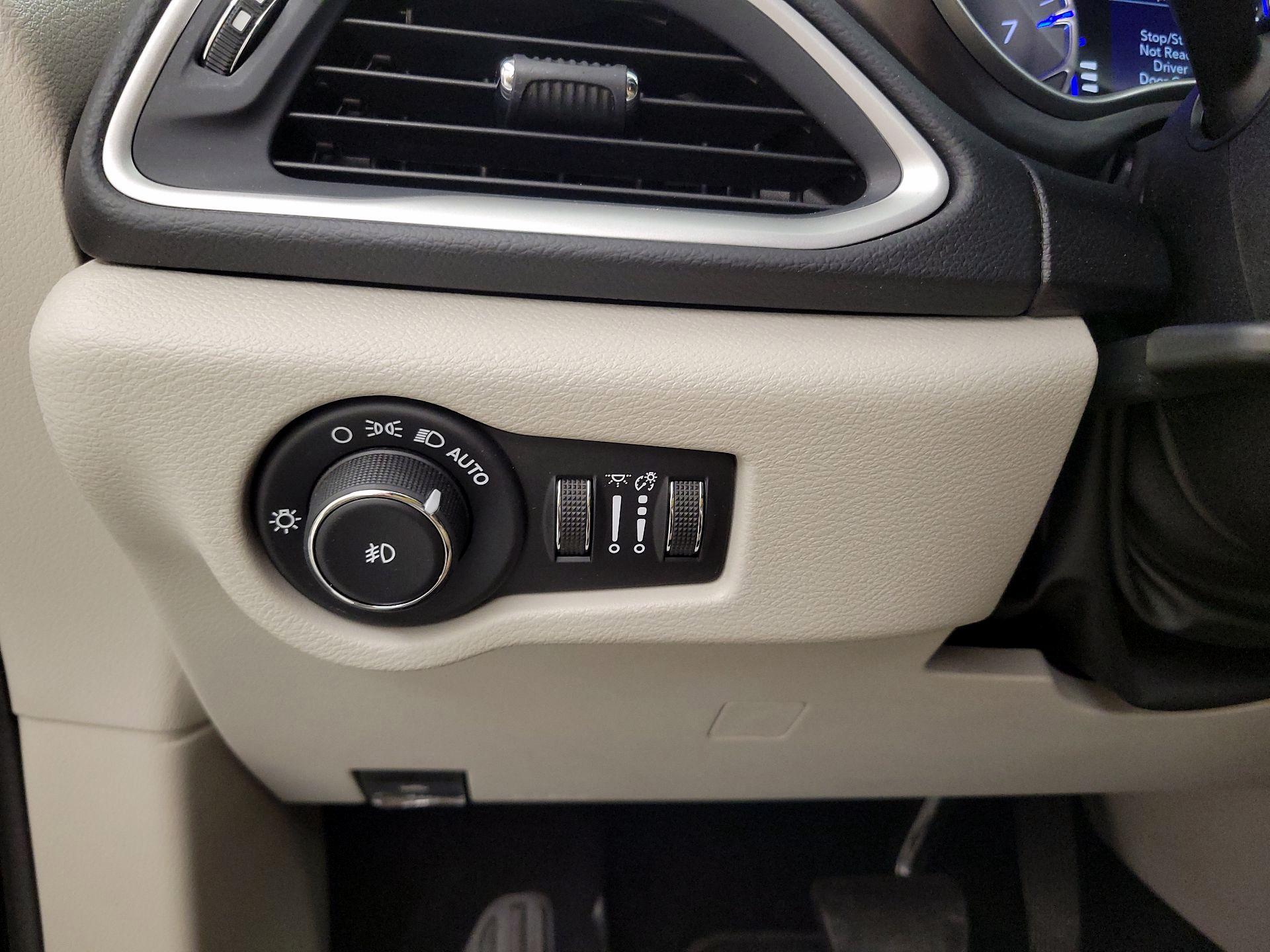 Thumbnail: 2020 Chrysler Pacifica - 13