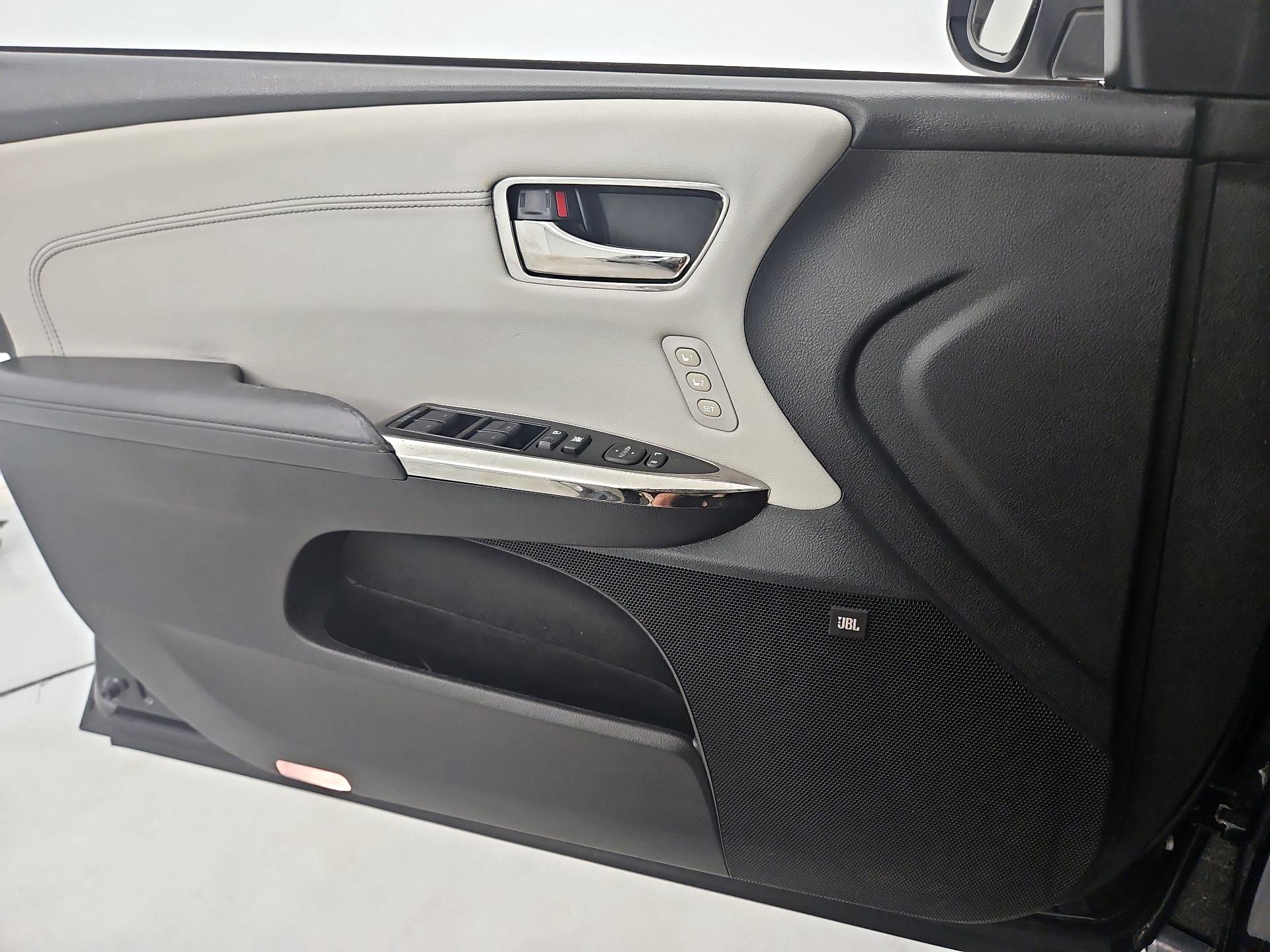 Thumbnail: 2016 Toyota Avalon - 12