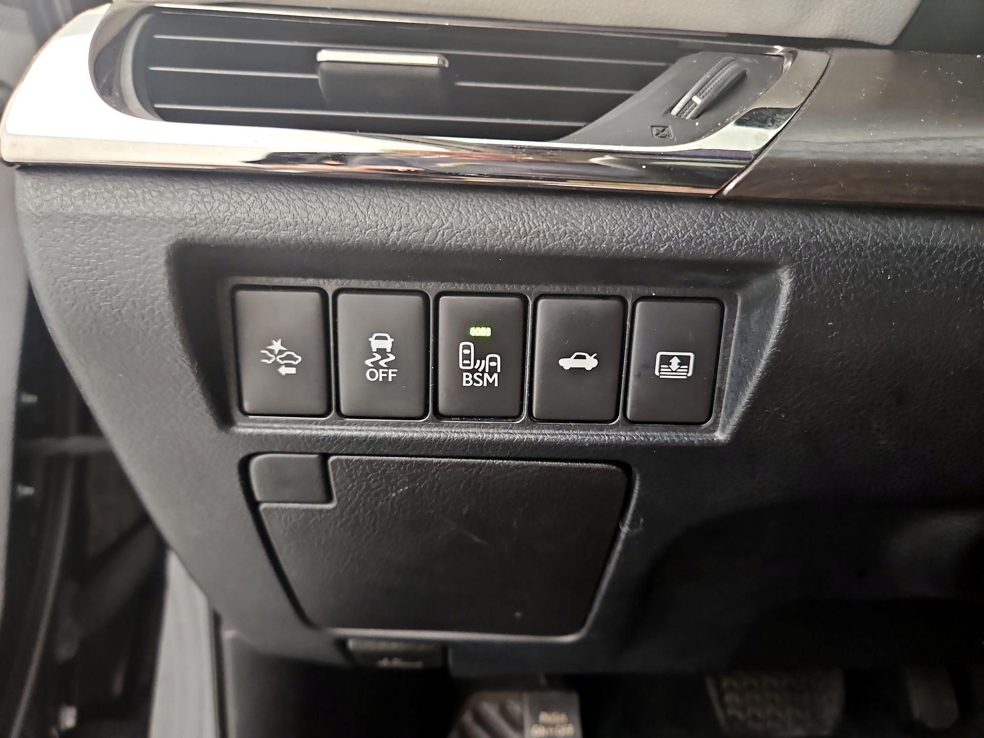 Thumbnail: 2016 Toyota Avalon - 13