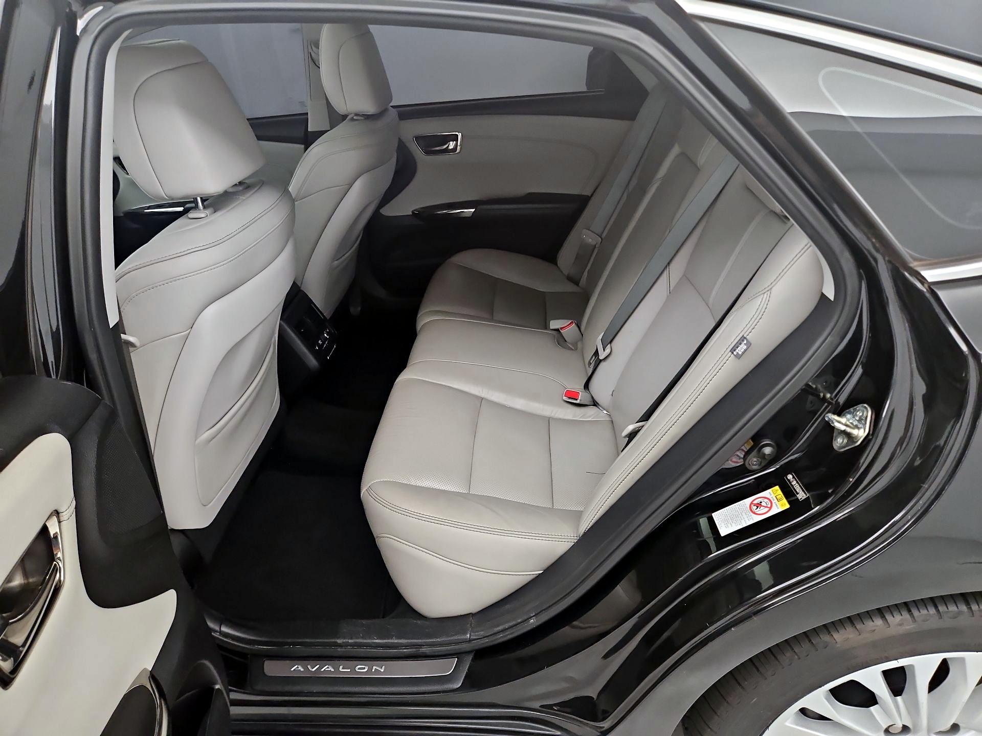 Thumbnail: 2016 Toyota Avalon - 20