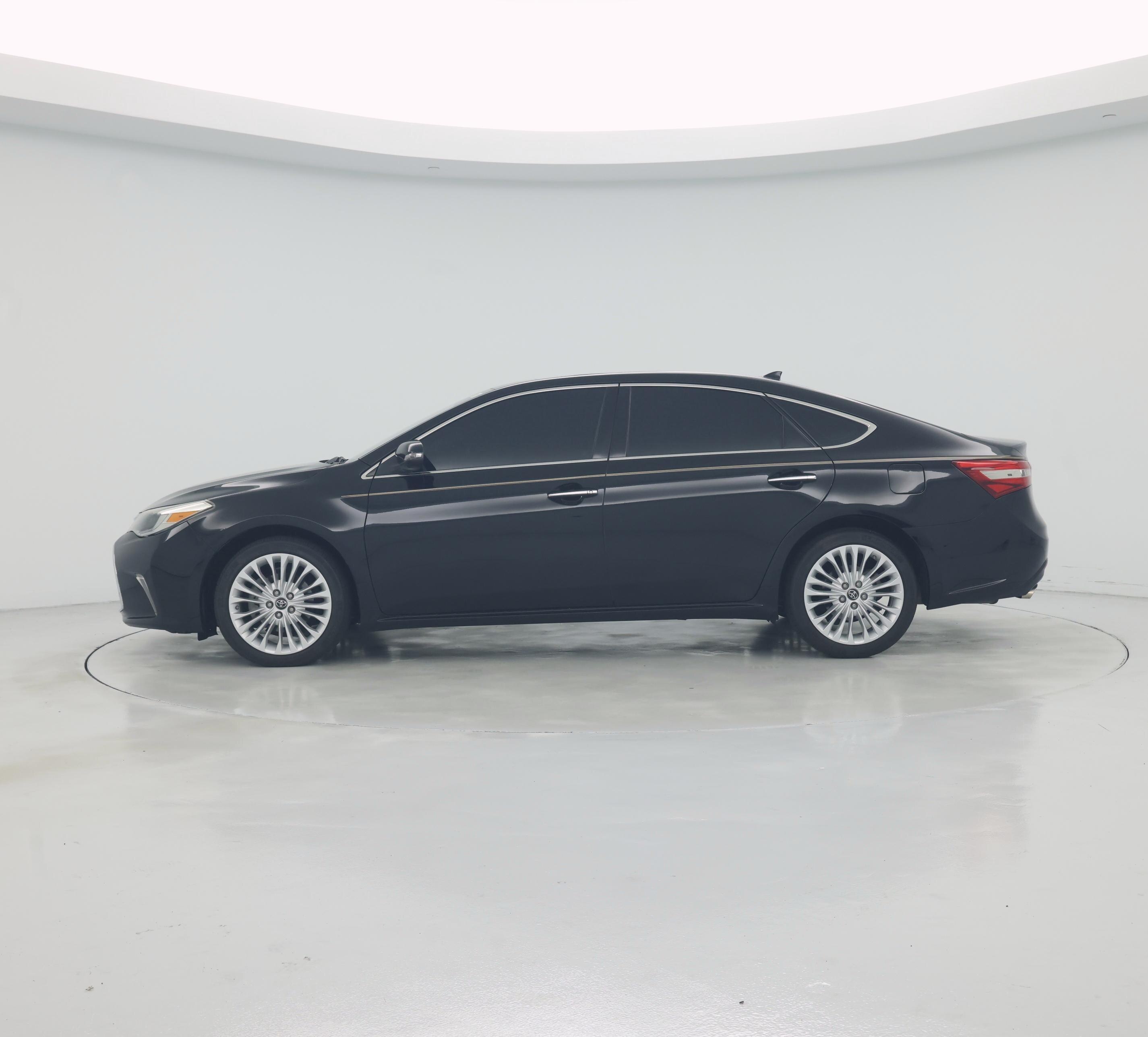 Thumbnail: 2016 Toyota Avalon - 3