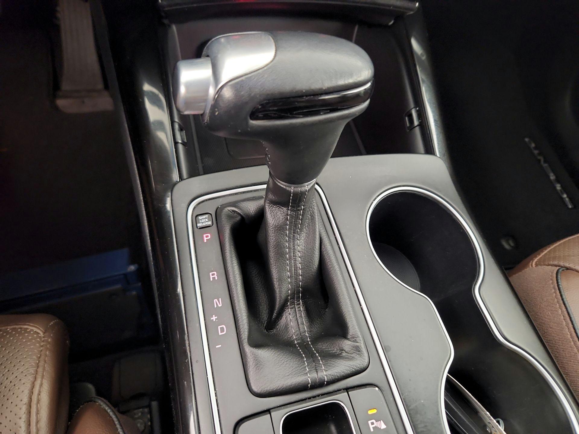 Thumbnail: 2019 Kia Sorento - 17