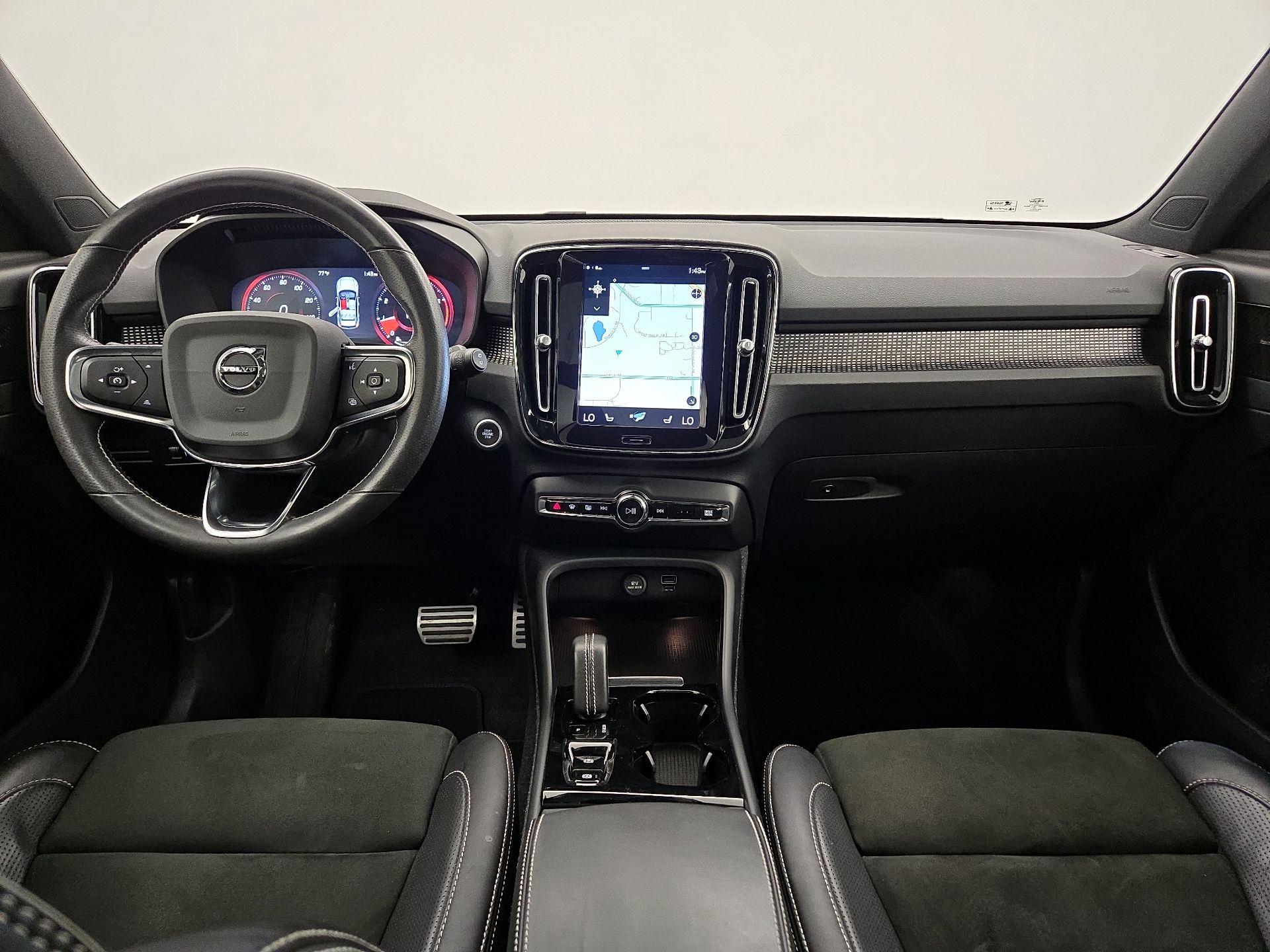 Thumbnail: 2021 Volvo XC40 - 9