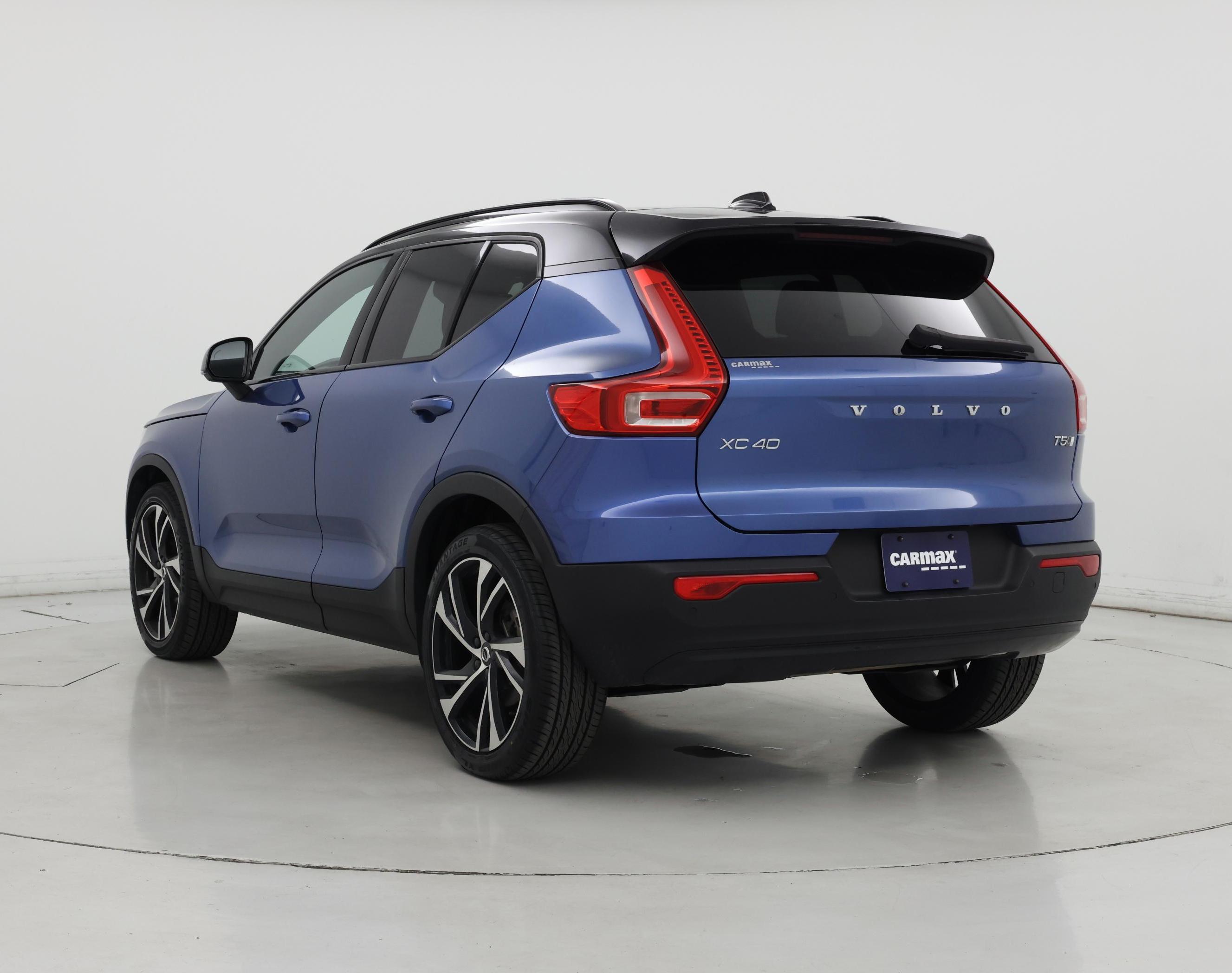 Thumbnail: 2021 Volvo XC40 - 2