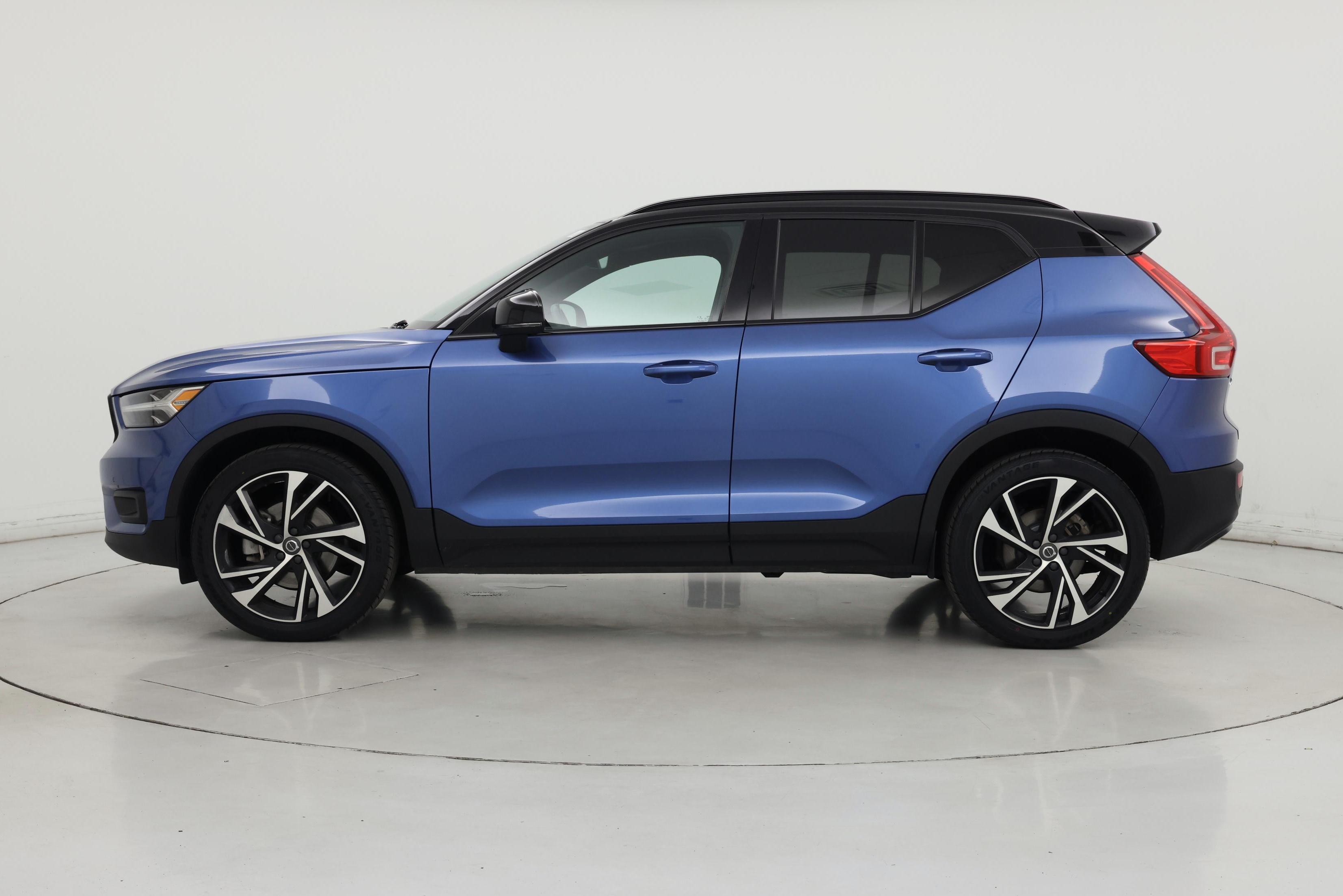 Thumbnail: 2021 Volvo XC40 - 3