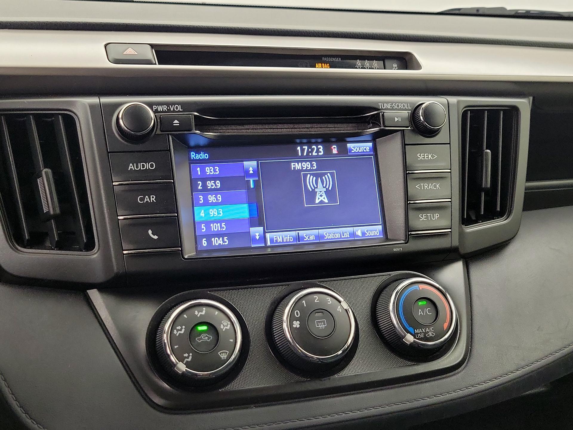 Thumbnail: 2017 Toyota RAV4 - 15