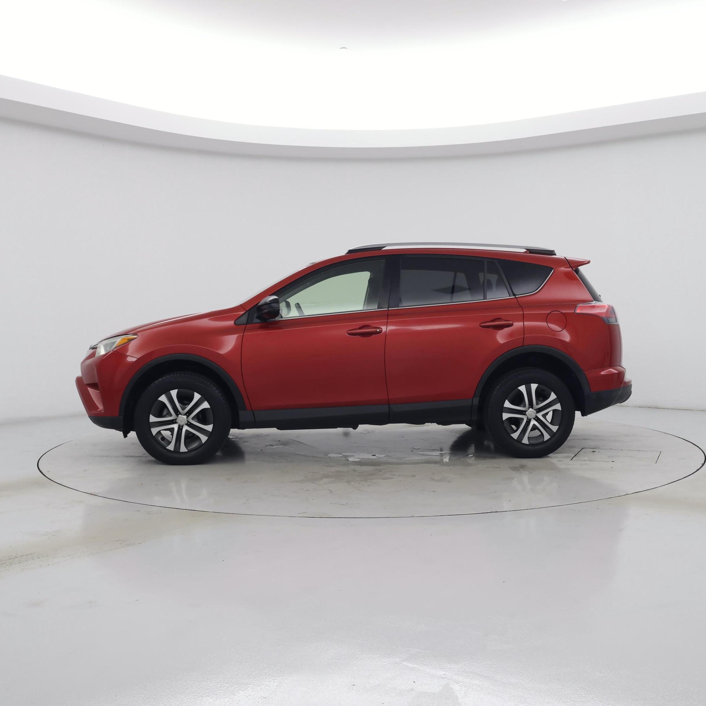 Thumbnail: 2017 Toyota RAV4 - 3