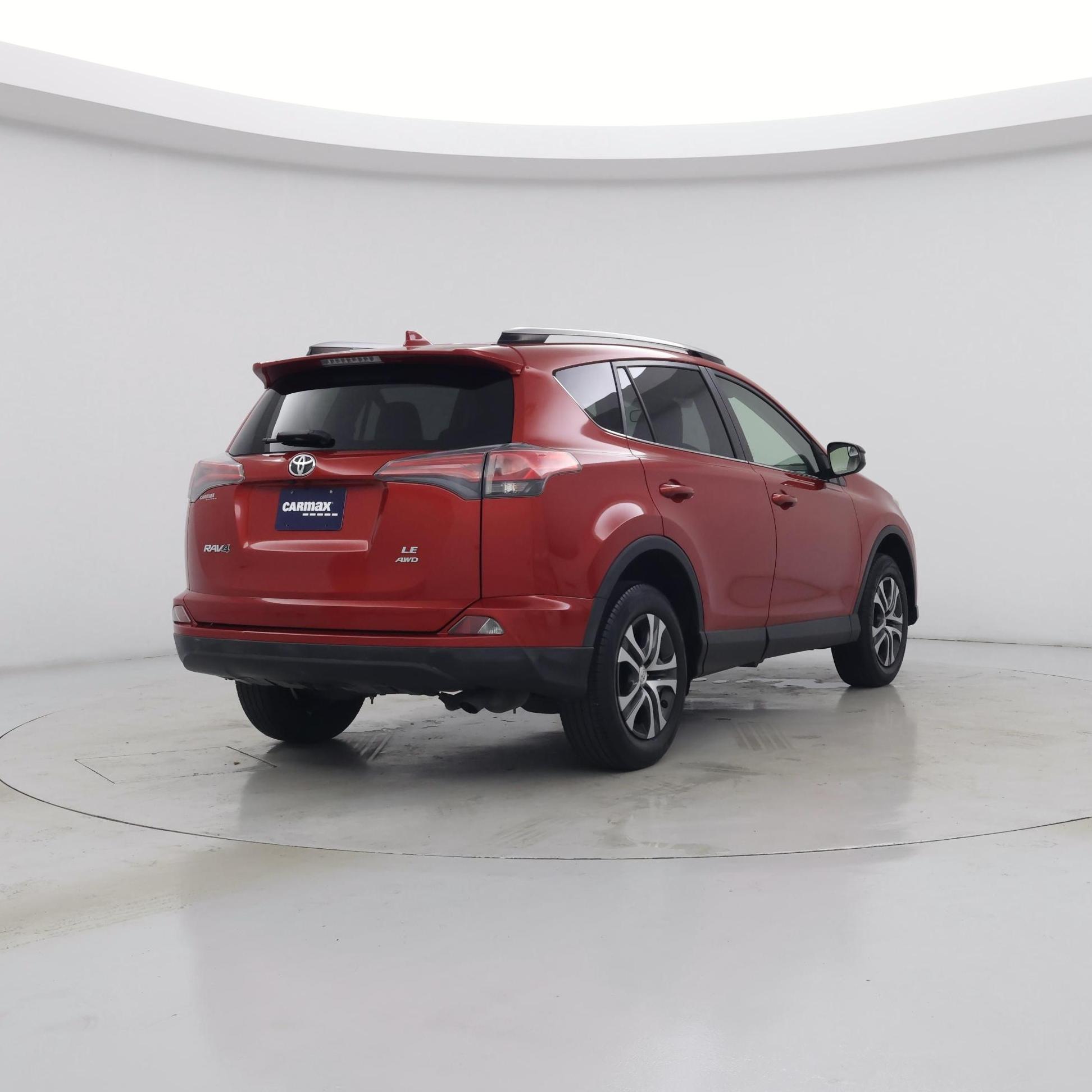 Thumbnail: 2017 Toyota RAV4 - 8