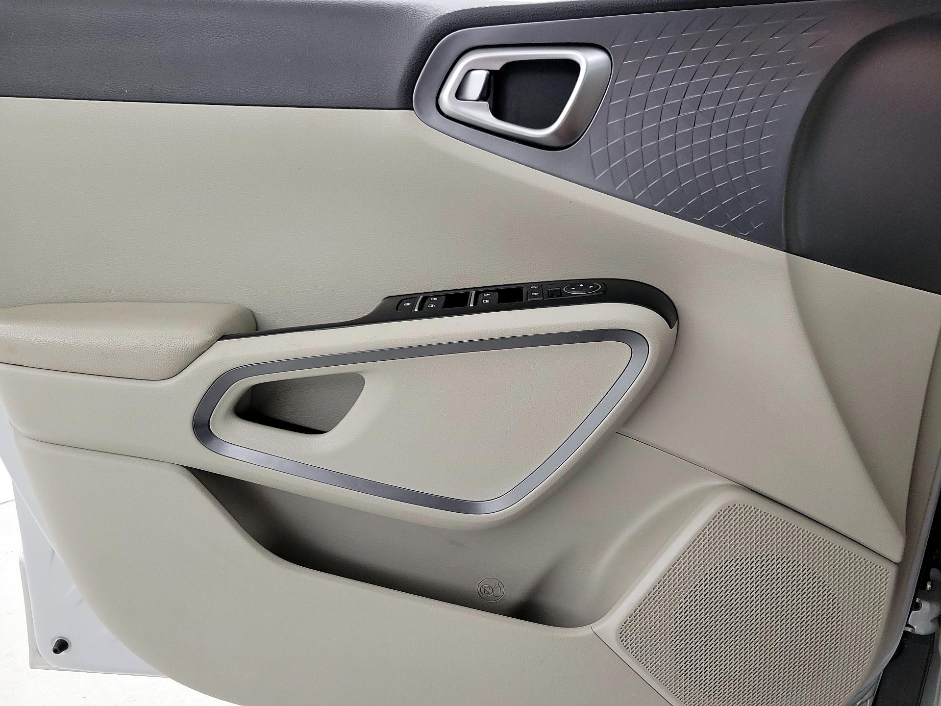 Thumbnail: 2020 Kia Soul - 12