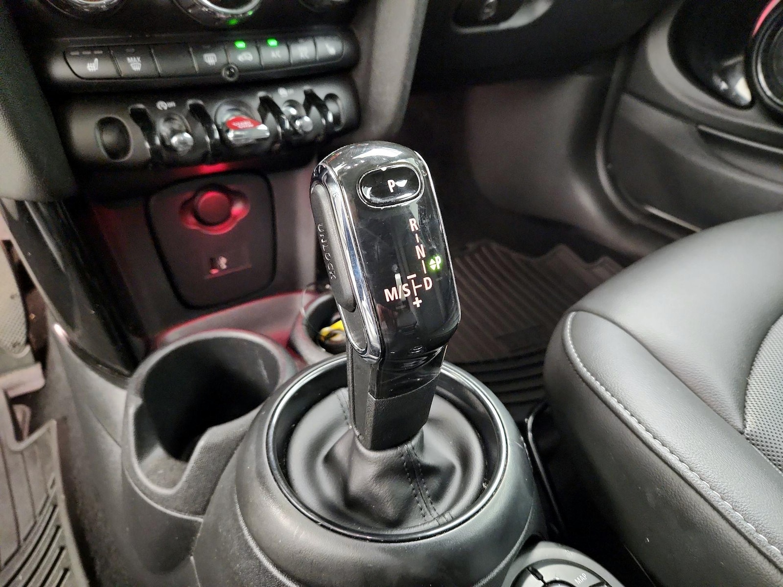 2022 MINI Convertible Base - Photo 19
