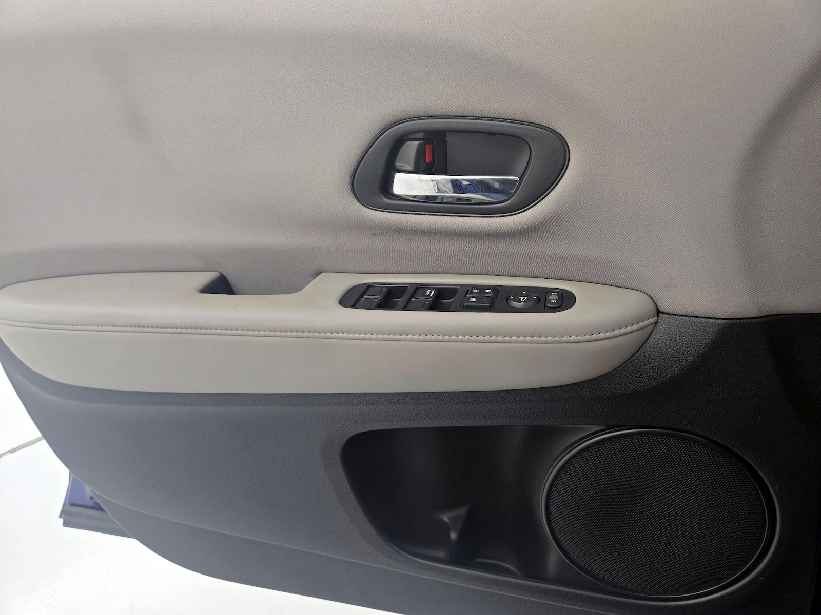 2016 Honda HR-V LX - Photo 13