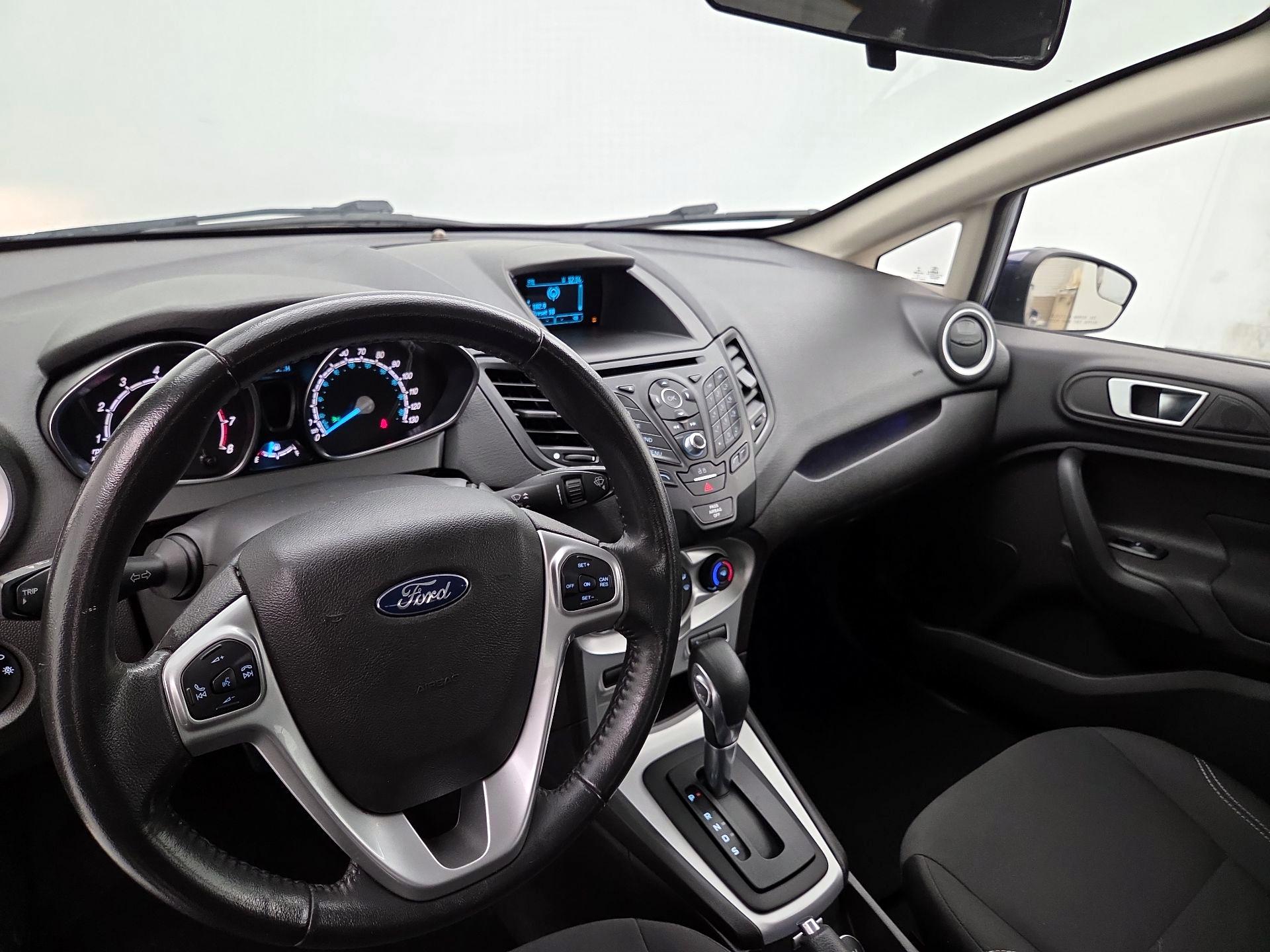Thumbnail: 2016 Ford Fiesta - 9