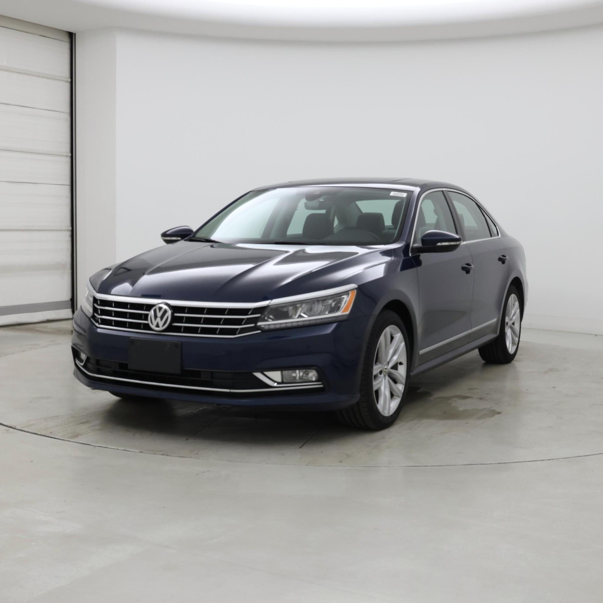Thumbnail: 2018 Volkswagen Passat - 4