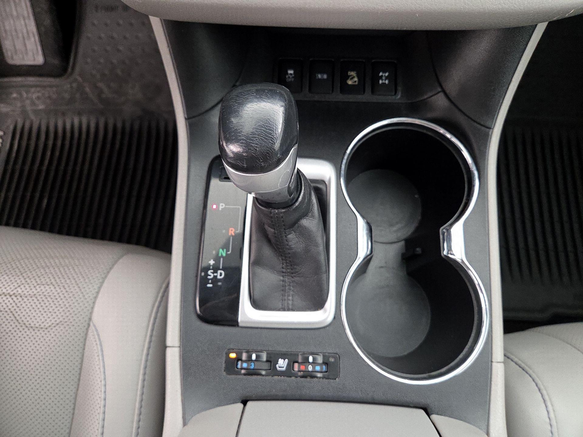 Thumbnail: 2014 Toyota Highlander - 18