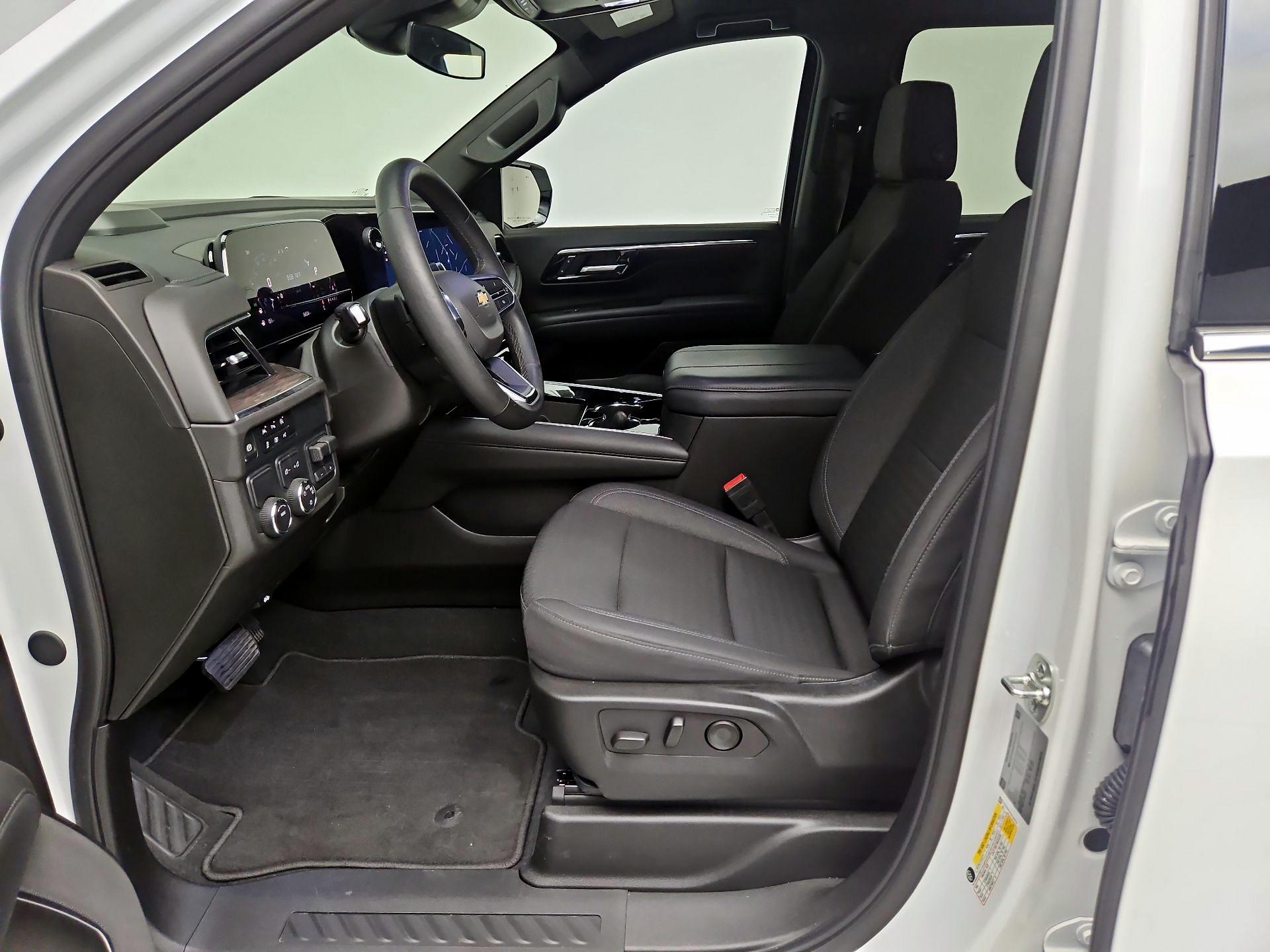 Thumbnail: 2025 Chevrolet Suburban - 11
